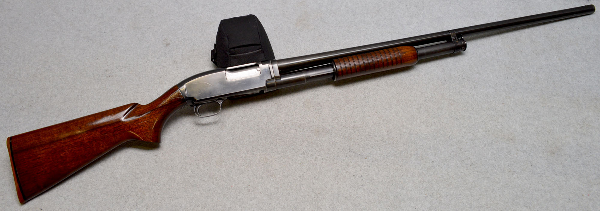 Image of "Winchester ~ Model 12 (1947) ~ 12 Gauge 2¾"""