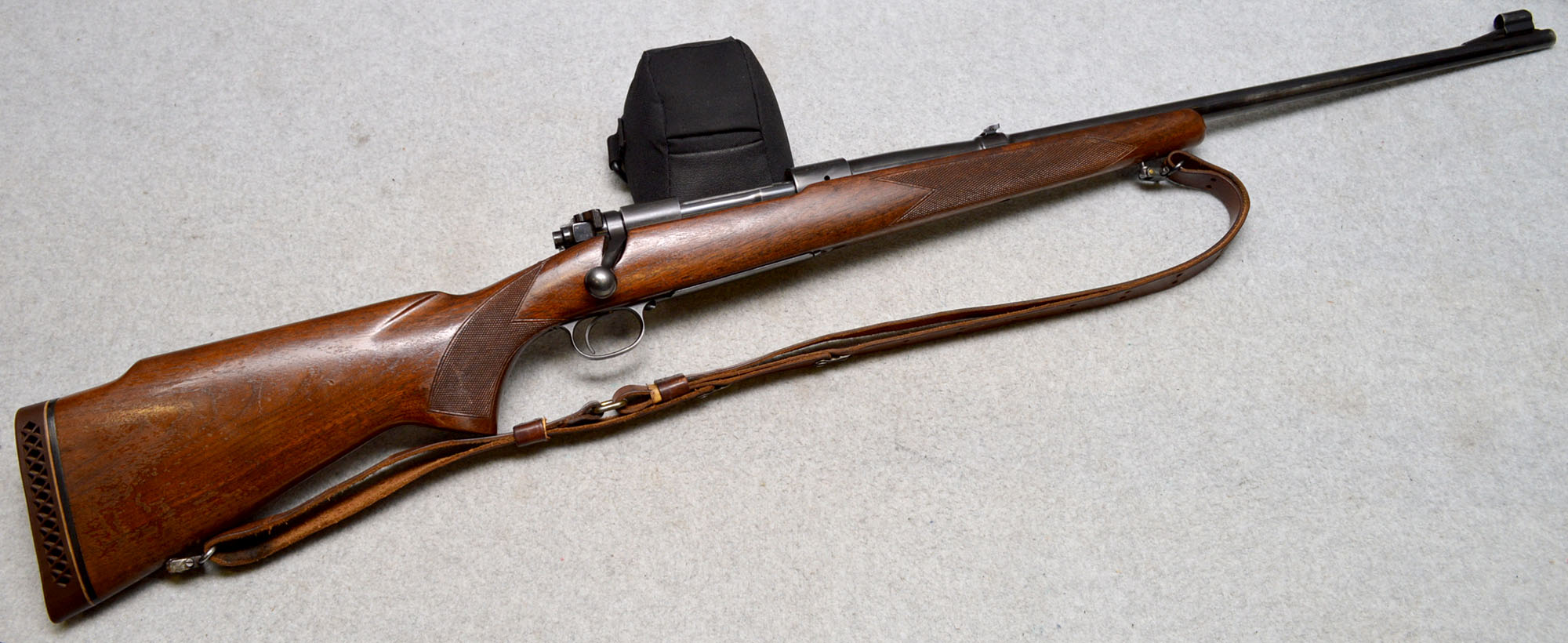Image of Winchester ~ Model 70 (1952) ~ .257 Weatherby Magnum