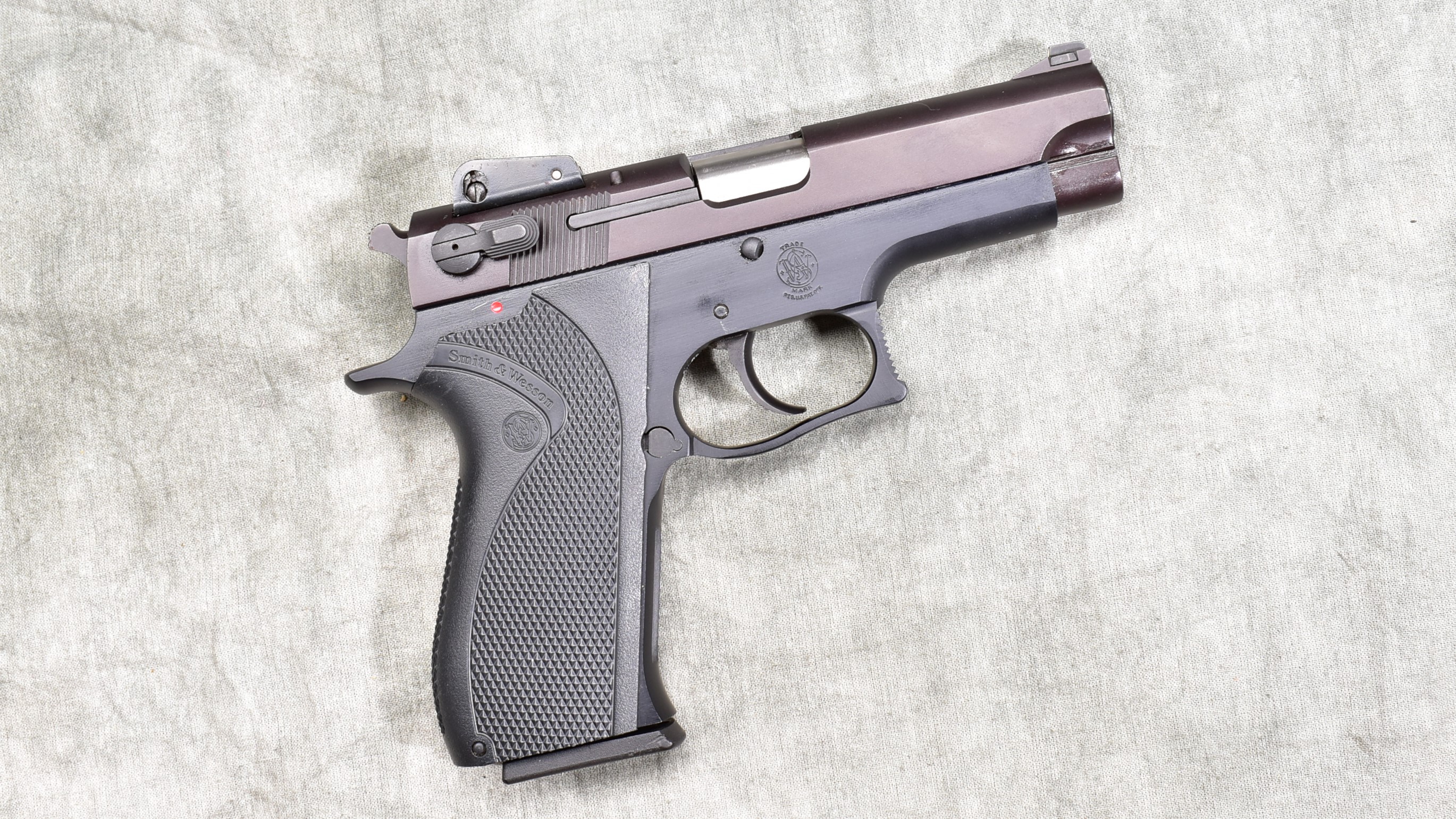 Smith &Wesson ~ 3904 ~ 9MM Parabellum - Smith & Wesson