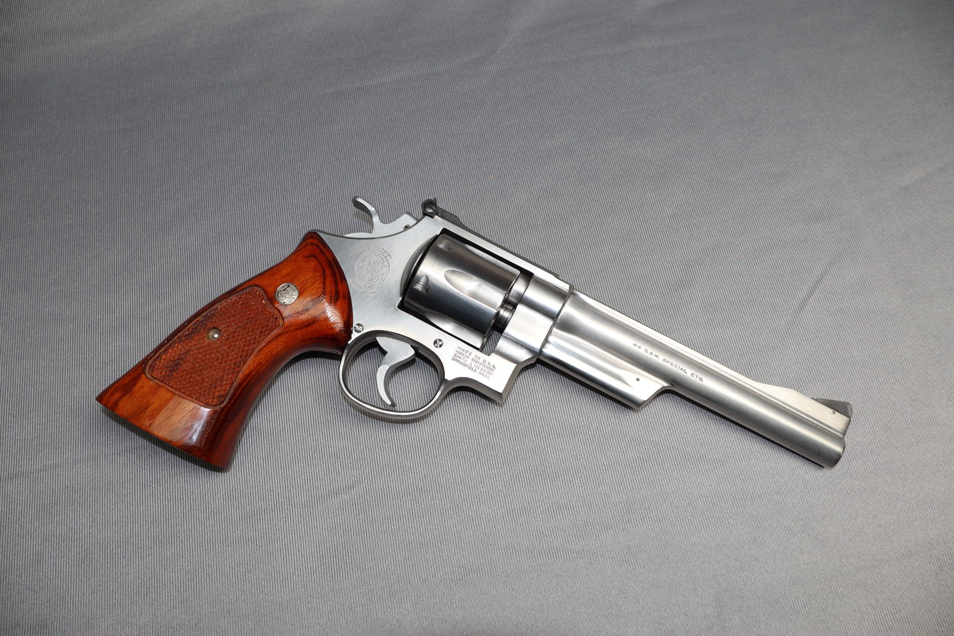 Image of Smith & Wesson ~ 624 ~ .44 S&W Special