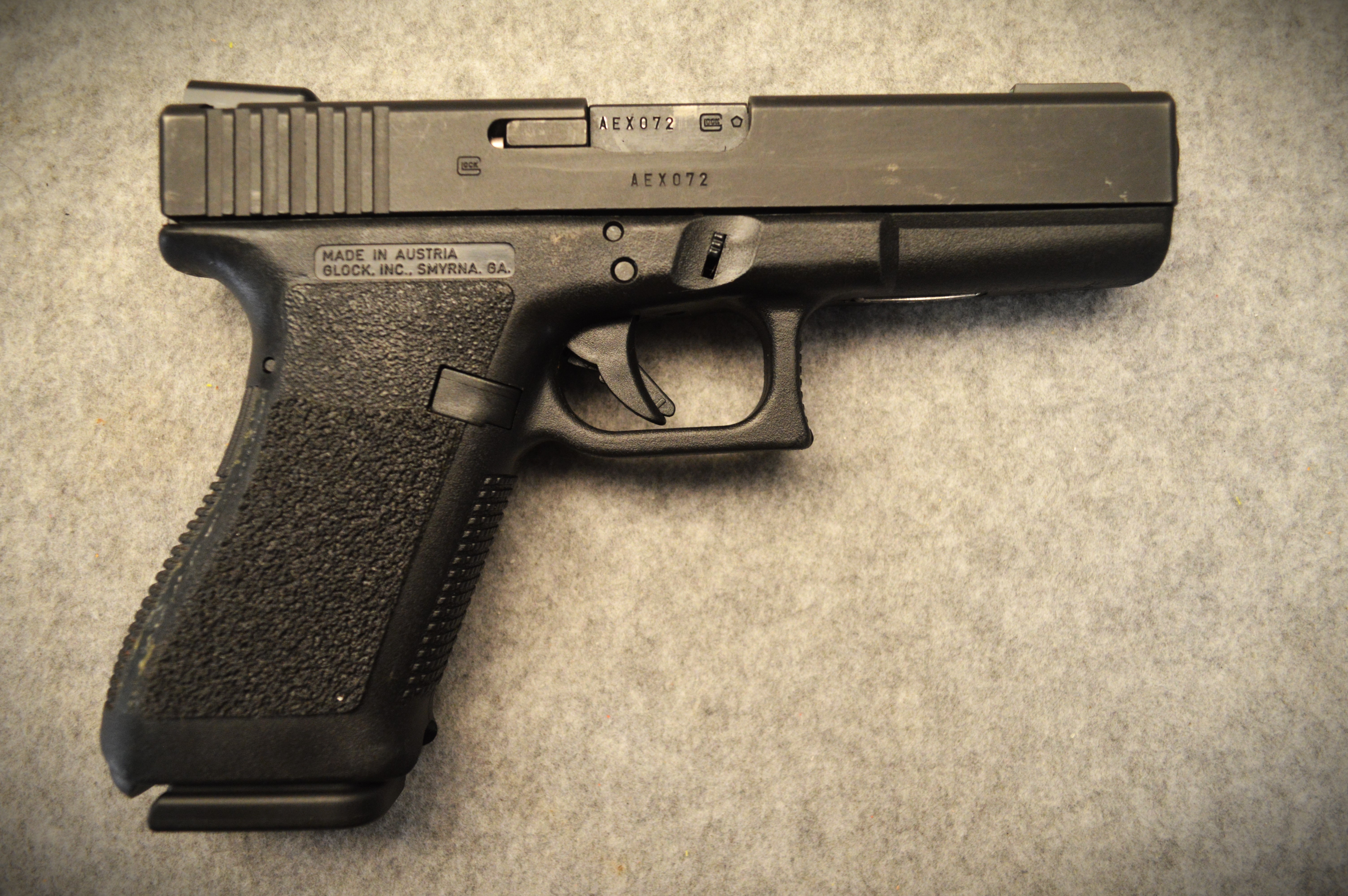 Image of Glock ~ Model 21 ~ .45 ACP