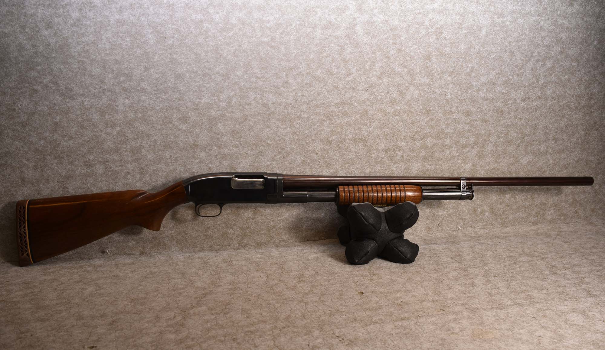 WINCHESTER ~ MODEL 12 ~ 12 GAUGE - Winchester