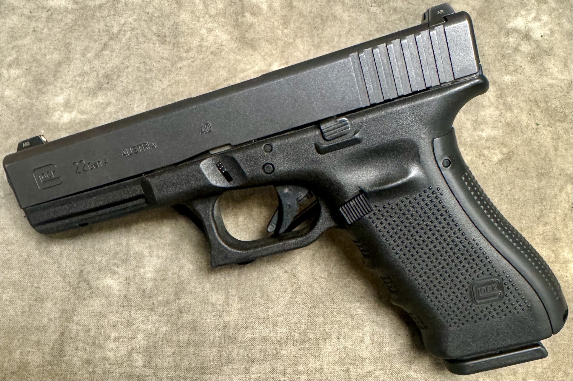 Glock~22 Gen4~.40 S&ampW - Glock