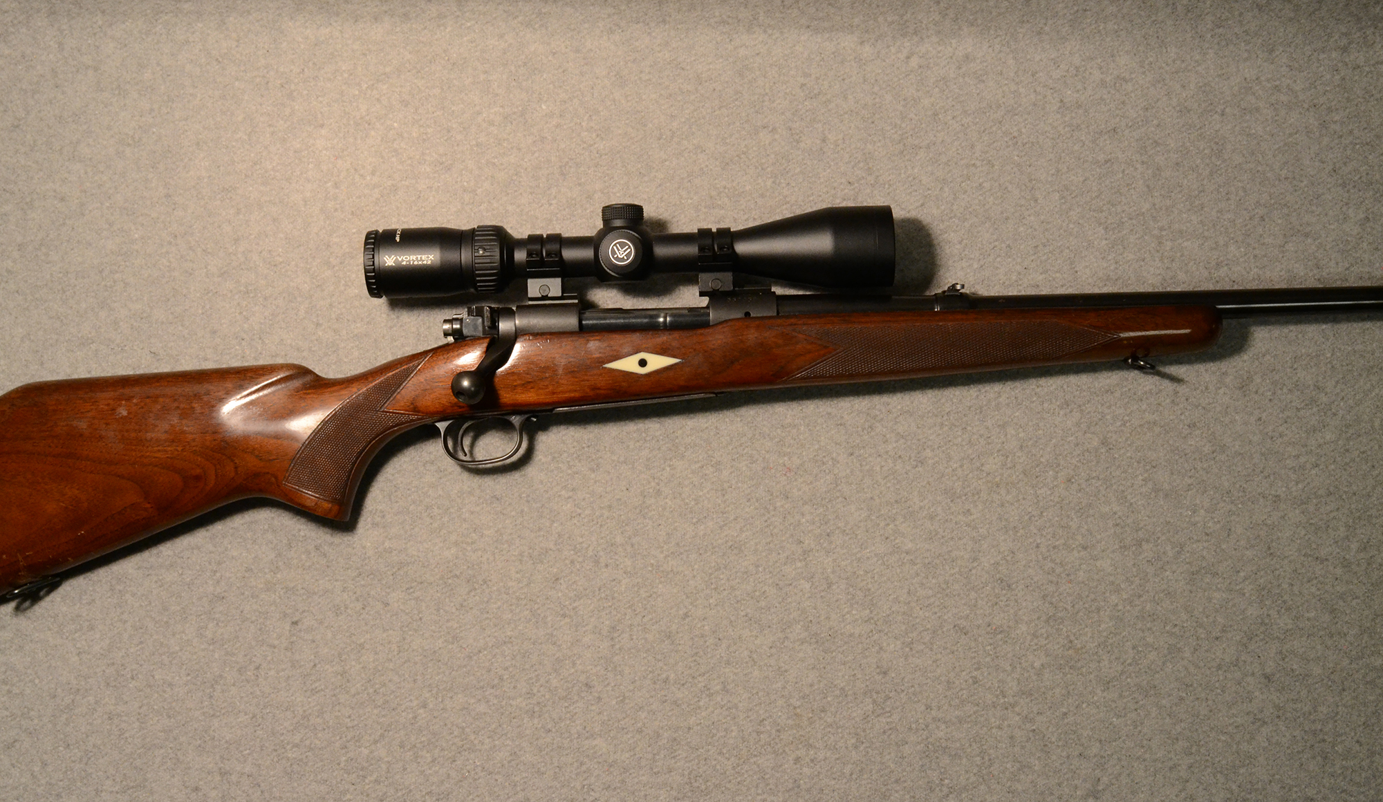 Winchester ~ Model 70 ~ .270 Winchester - Winchester