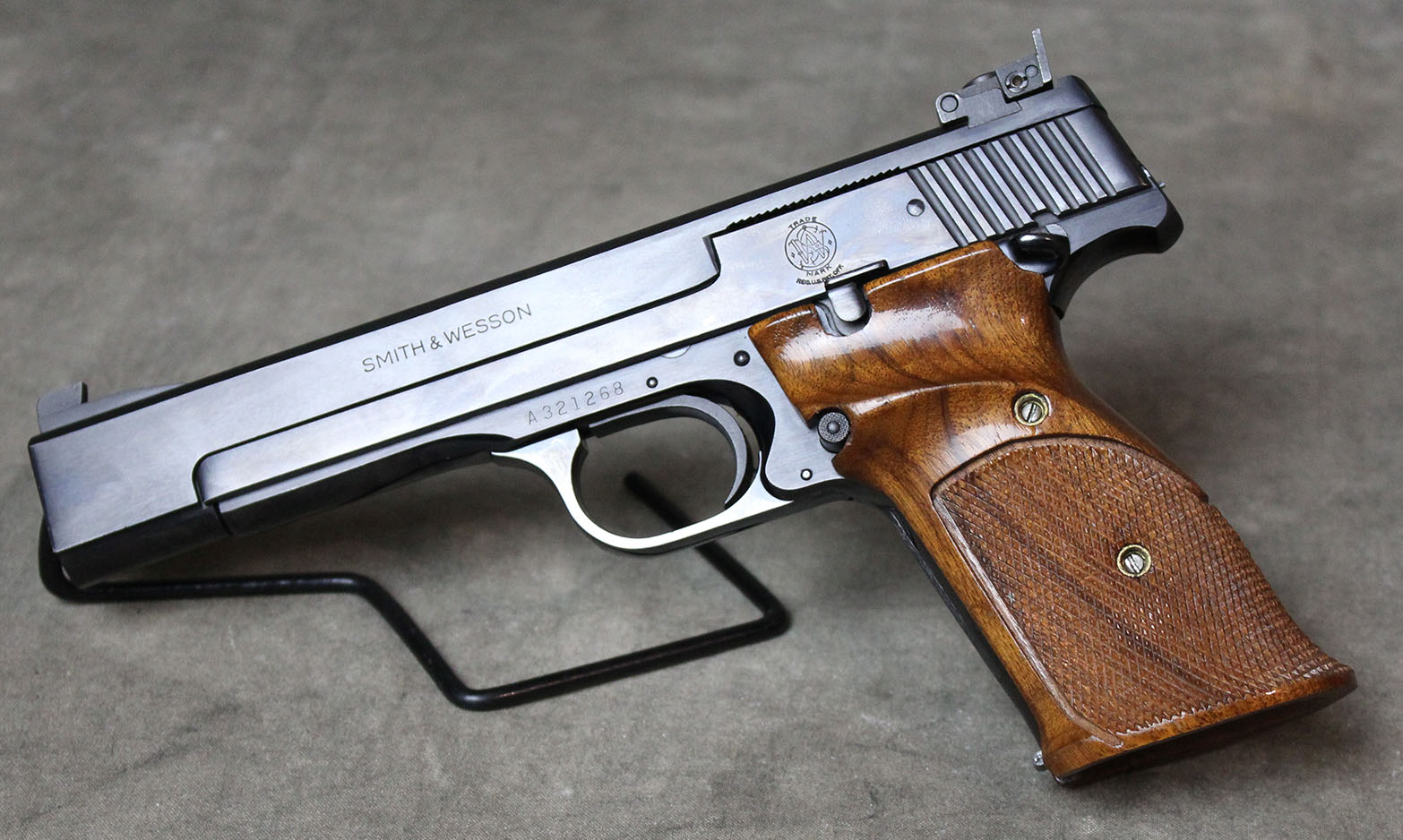 Image of Smith & Wesson ~ 41 ~ .22