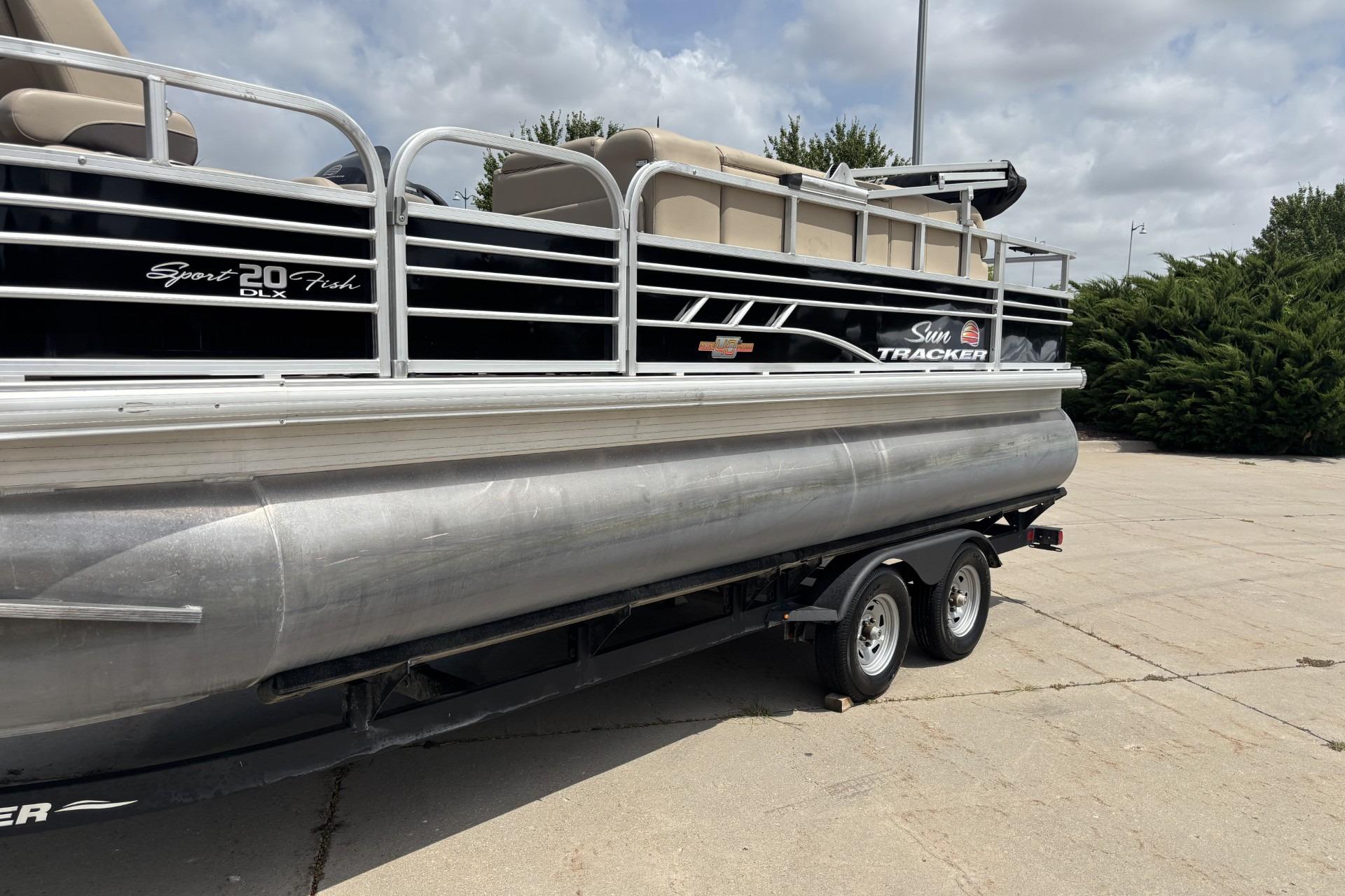 Image of Pre-Owned 2023 Sun Tracker SportFish 20 DLX