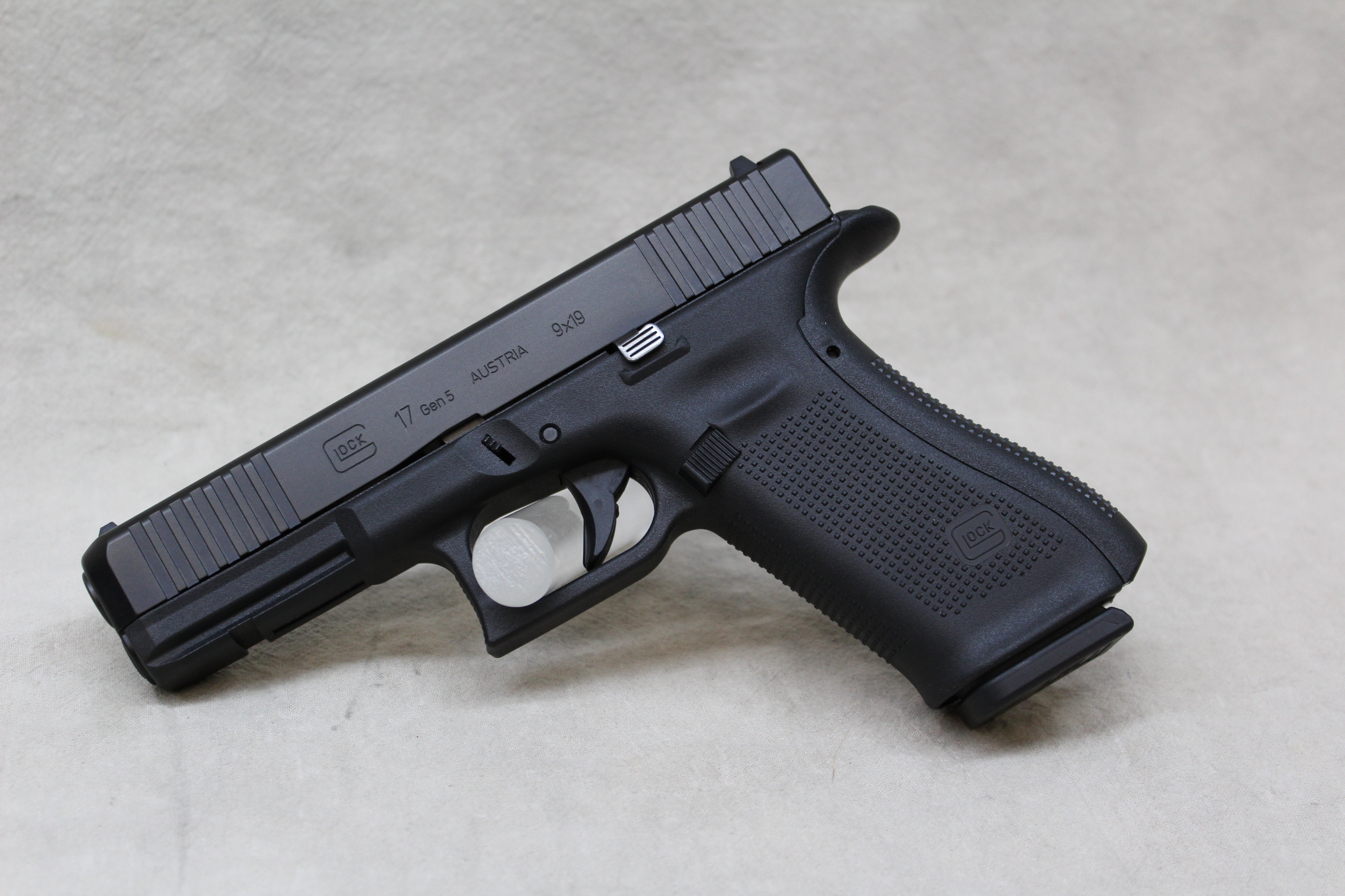 Glock 17 Gen 5 ~ 9mm Luger ~ - Glock