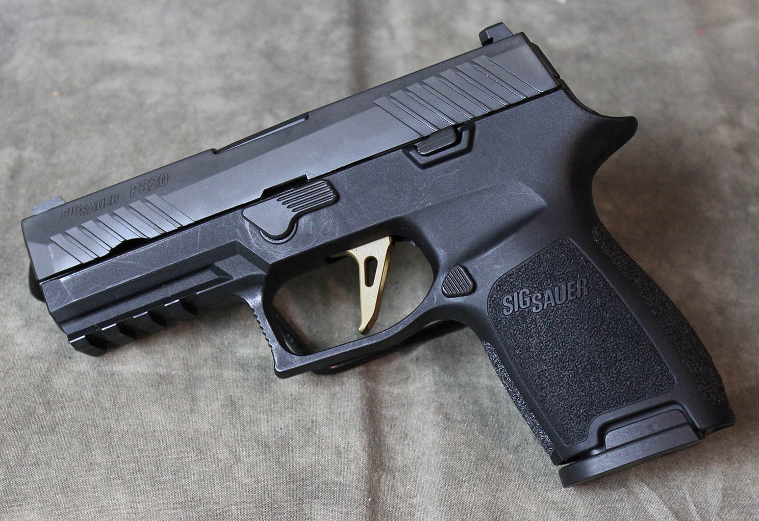 Sig Sauer ~ P320 ~ 9mm - Sig Sauer