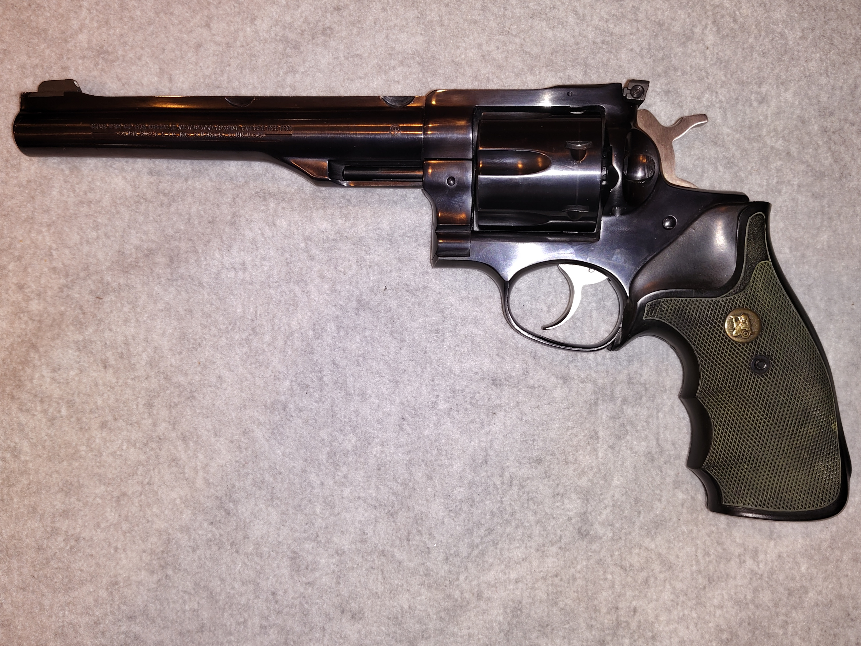 RUGER ~ REDHAWK ~ .44 MAGNUM