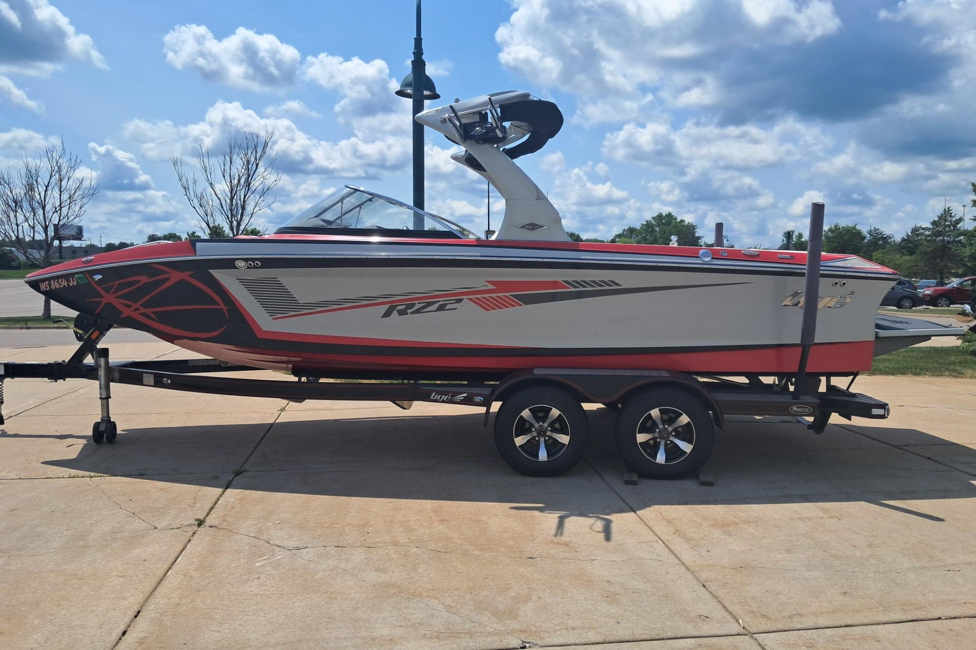 Image of Pre-Owned 2013 Tige RZ2