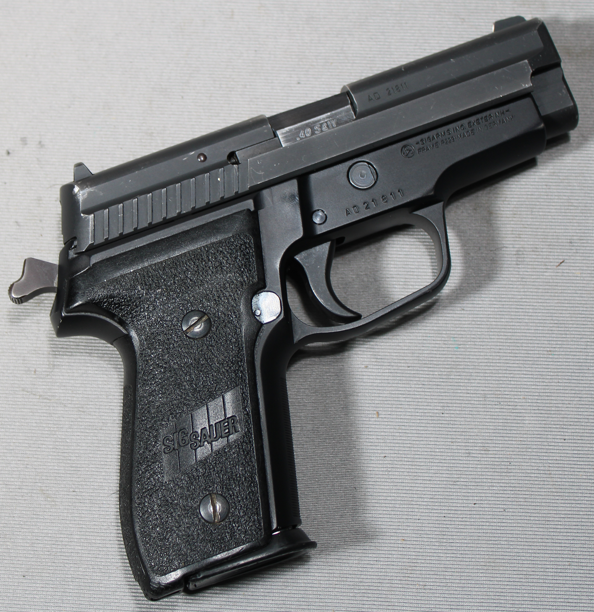 SIG Sauer ~ P229 ~ .40 S&ampW - Sig Sauer
