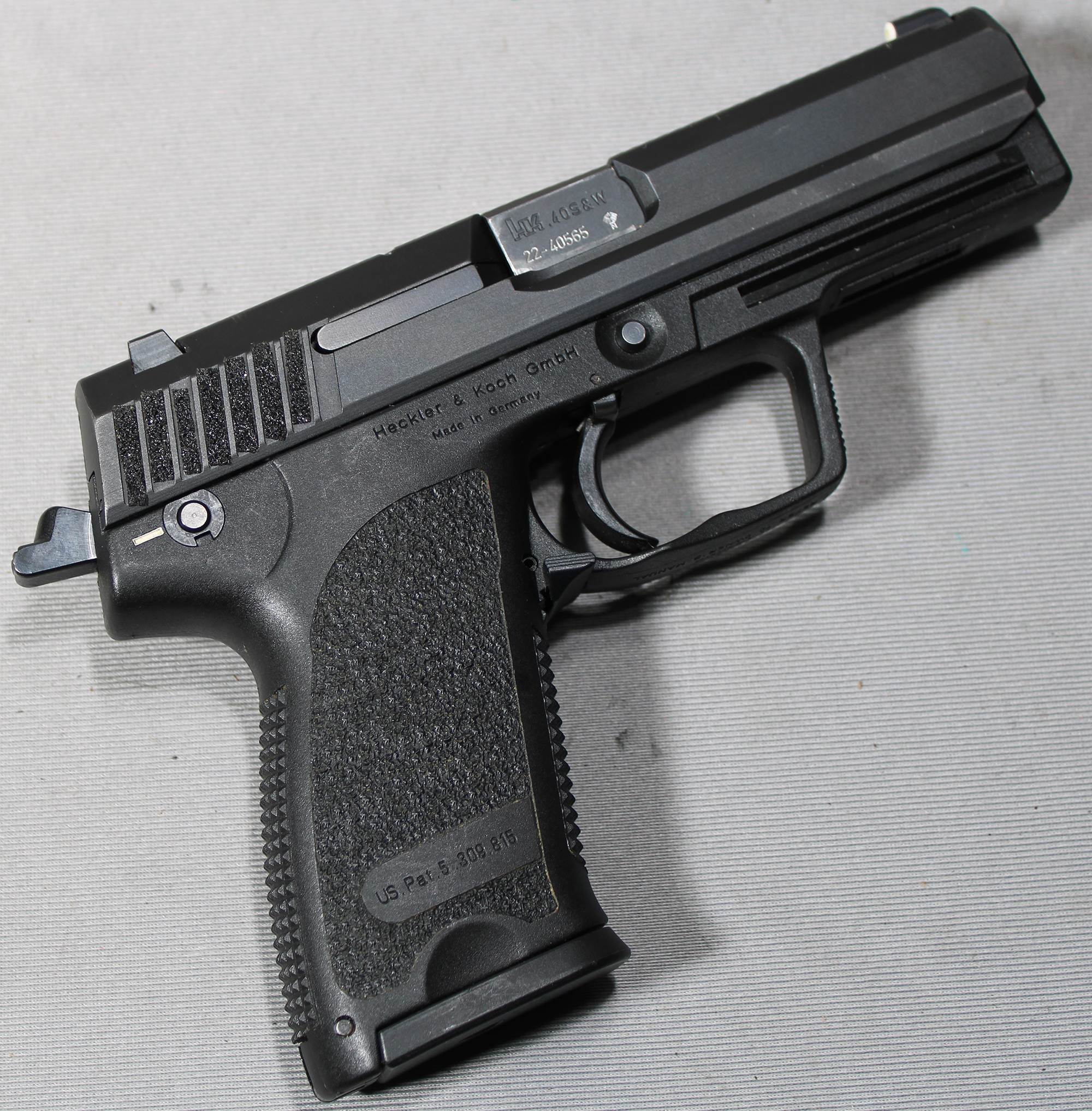 Image of Heckler & Koch ~ USP ~ .40 S&W