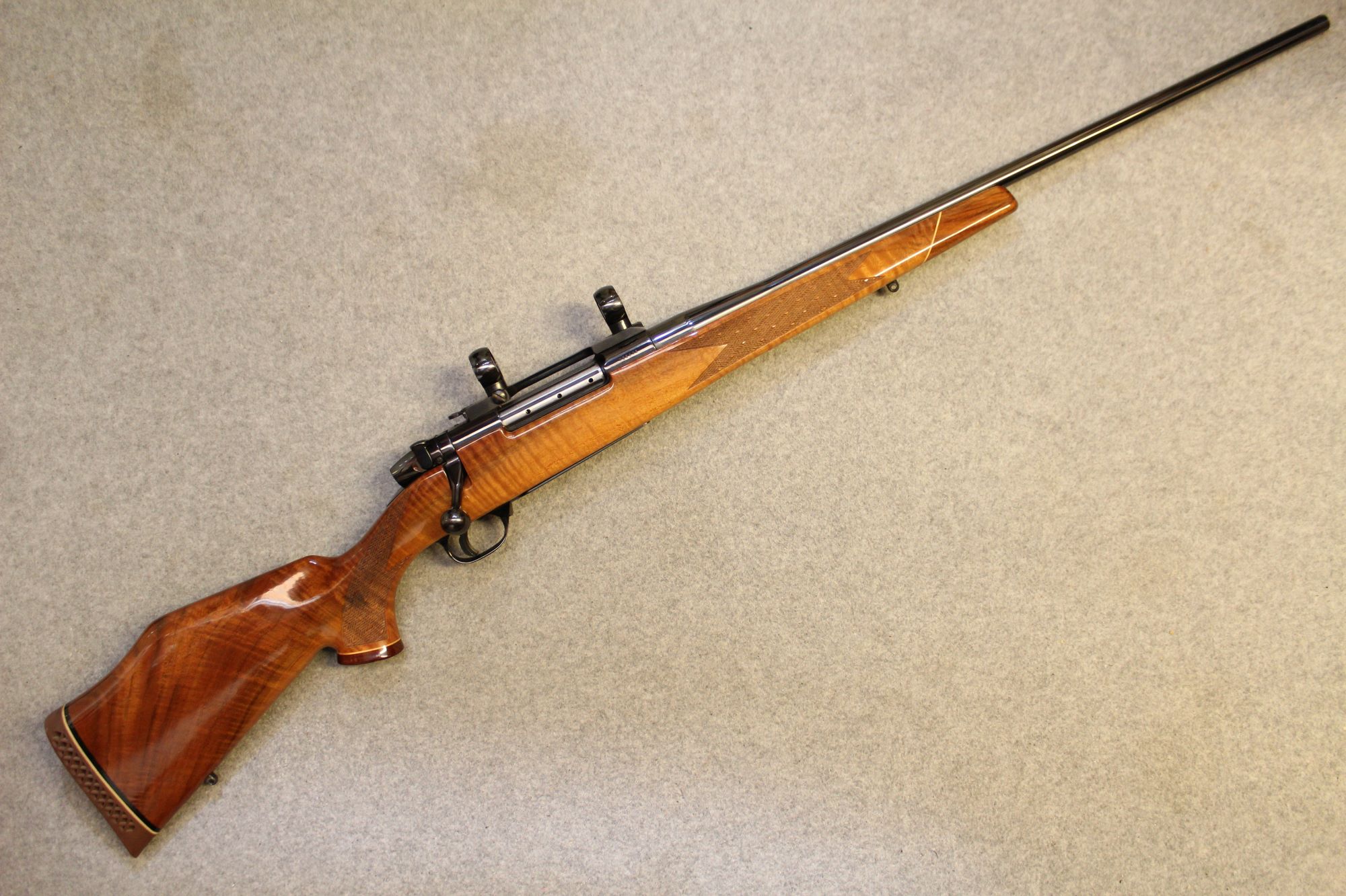 Image of Weatherby ~ Mark V ~ 7mm Weatherby Mag