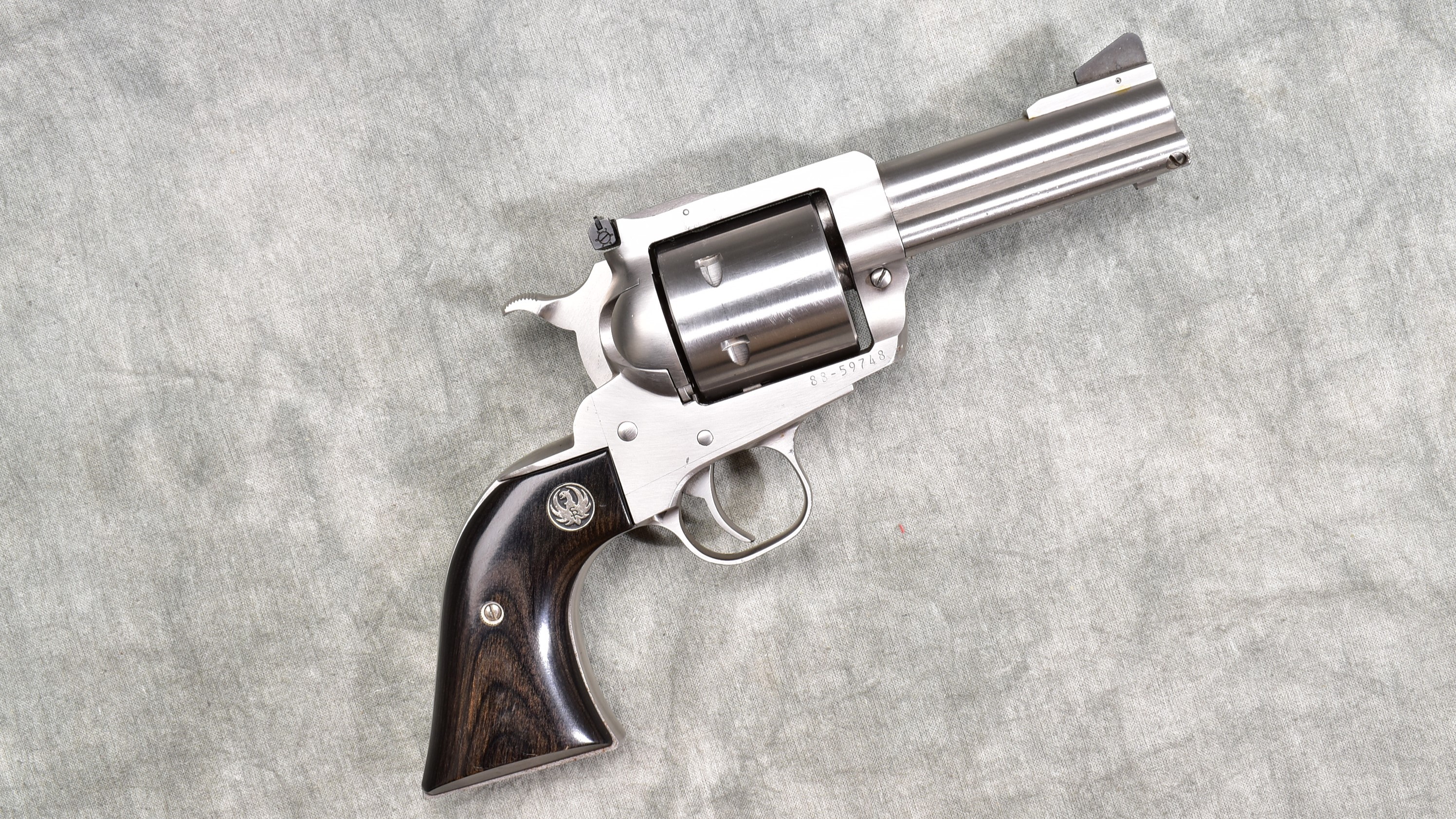 Ruger ~ New Model Super Blackhawk ~ .44 Magnum - Ruger