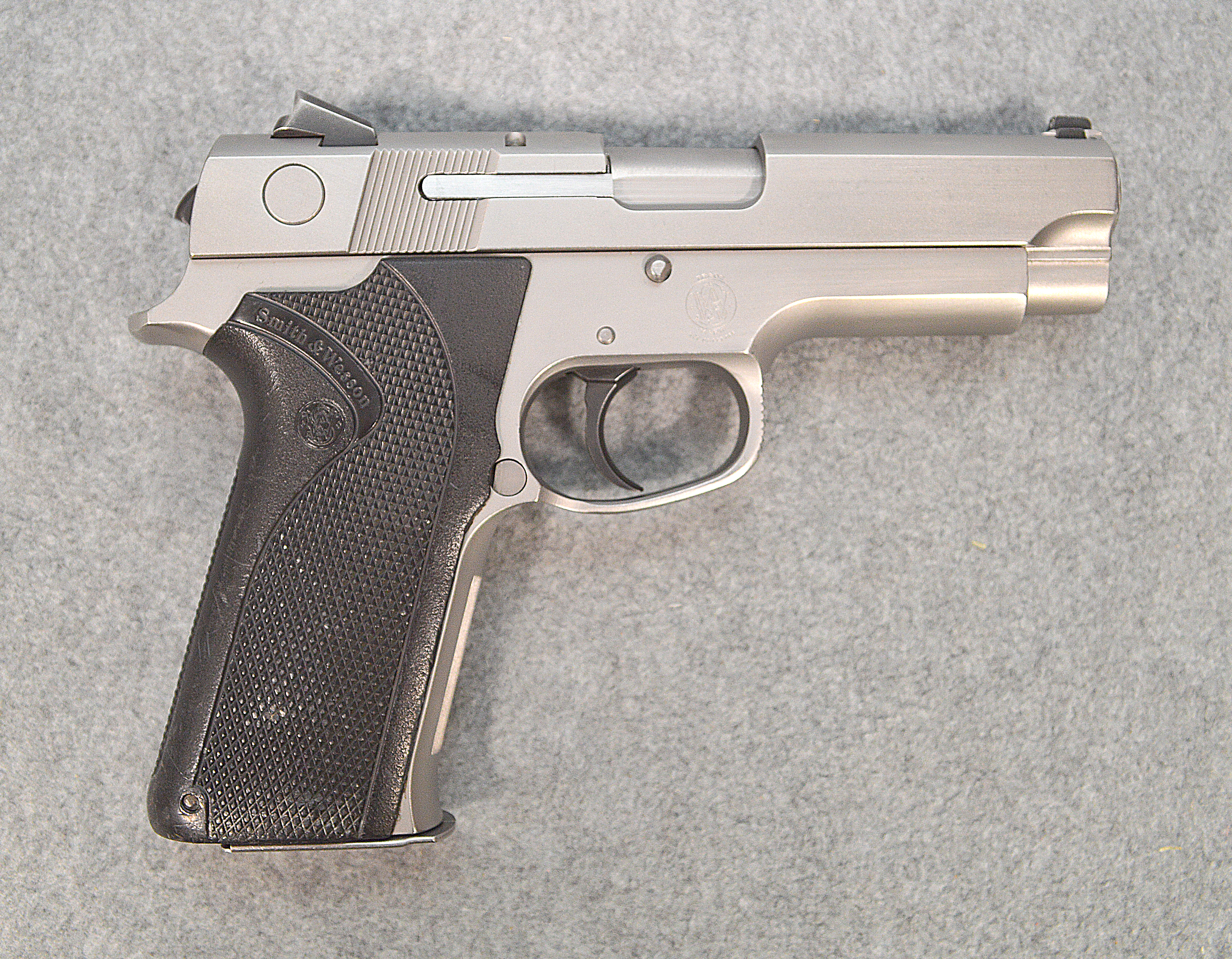 Smith &Wesson ~ 4586 ~ 9 MM Luger - Smith & Wesson