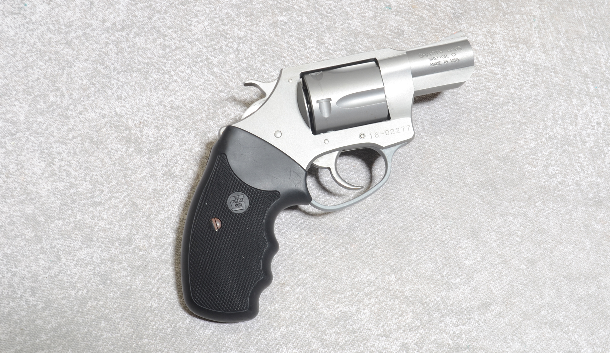Charter Arms Undercoverette Revolver, .32 H&ampR Magnum, 2″ Barrel - Charter Arms