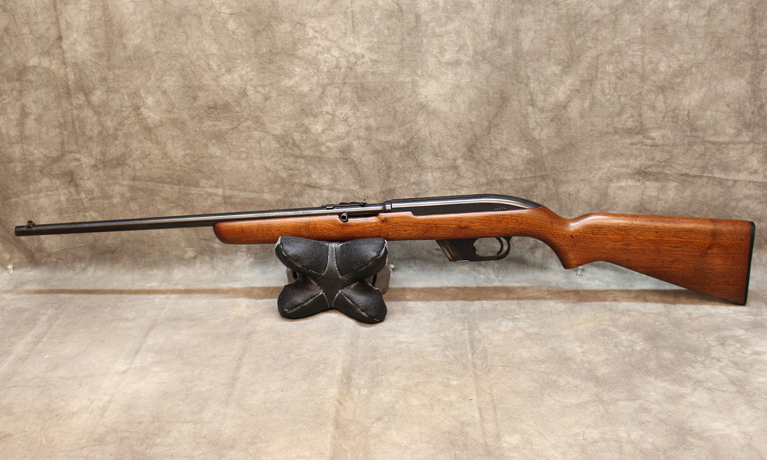 Winchester ~ 77 ~ .22LR - Winchester