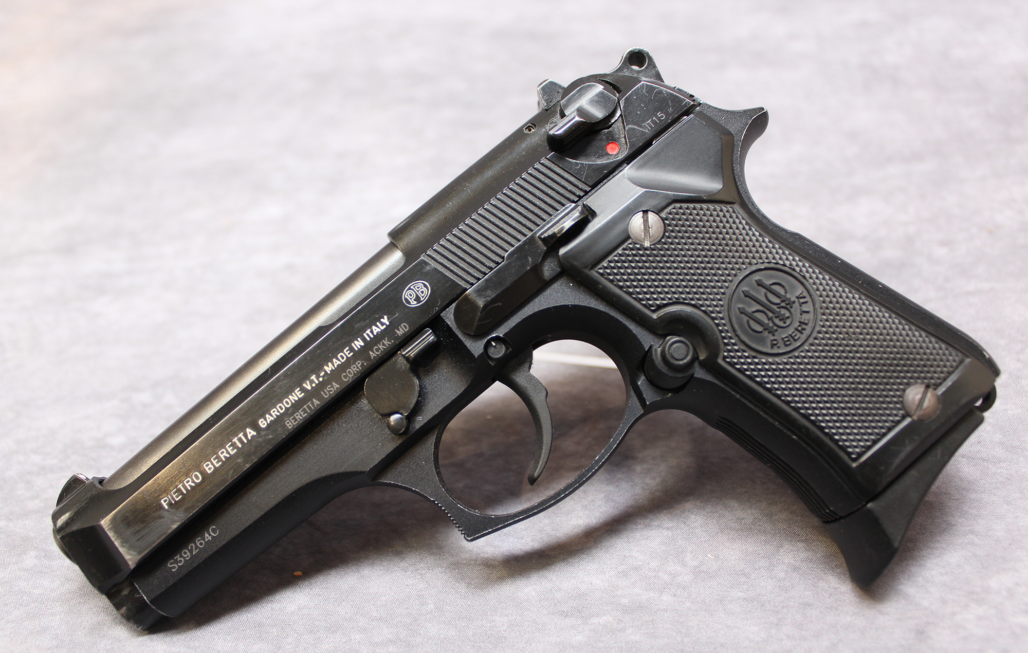 Image of PIETRO BERETTA ~ 92 COMPACT L ~ 9MM LUGER