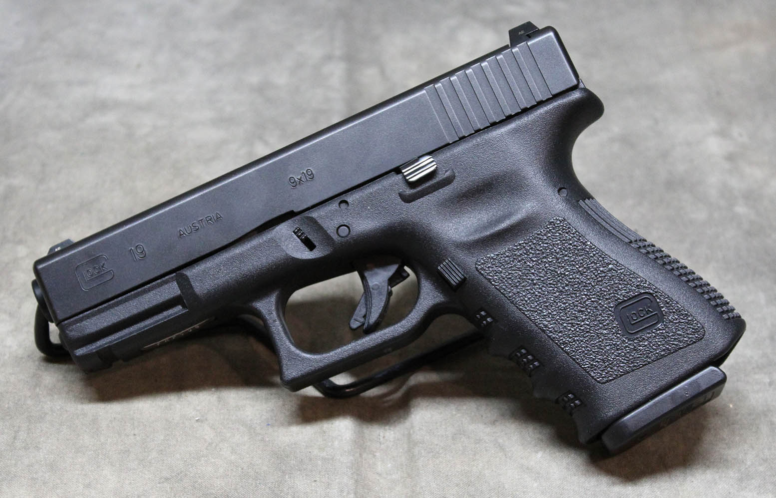 Glock ~ 19 ~ 9mm - Glock