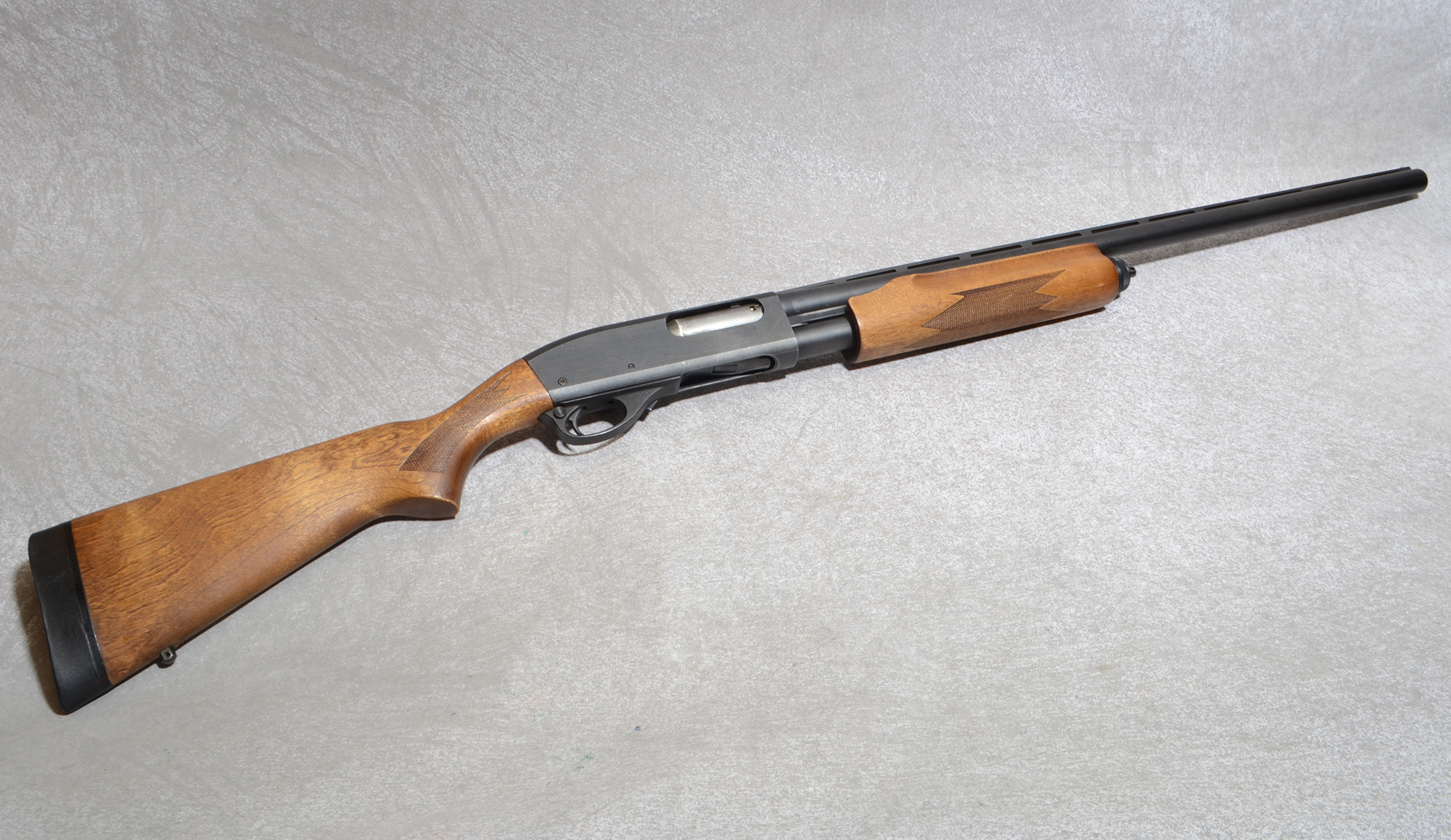 Remington 870 Express Shotgun, 12 Gauge, 25.5 inch Barrel - Remington