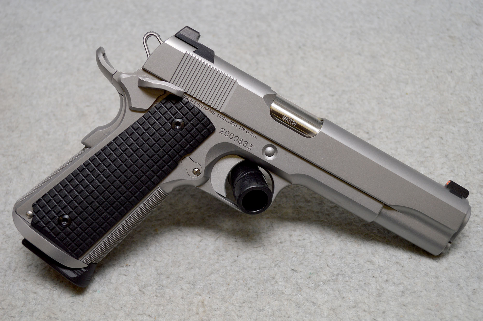 Dan Wesson ~ Valor 1911 ~ .45 ACP - Dan Wesson