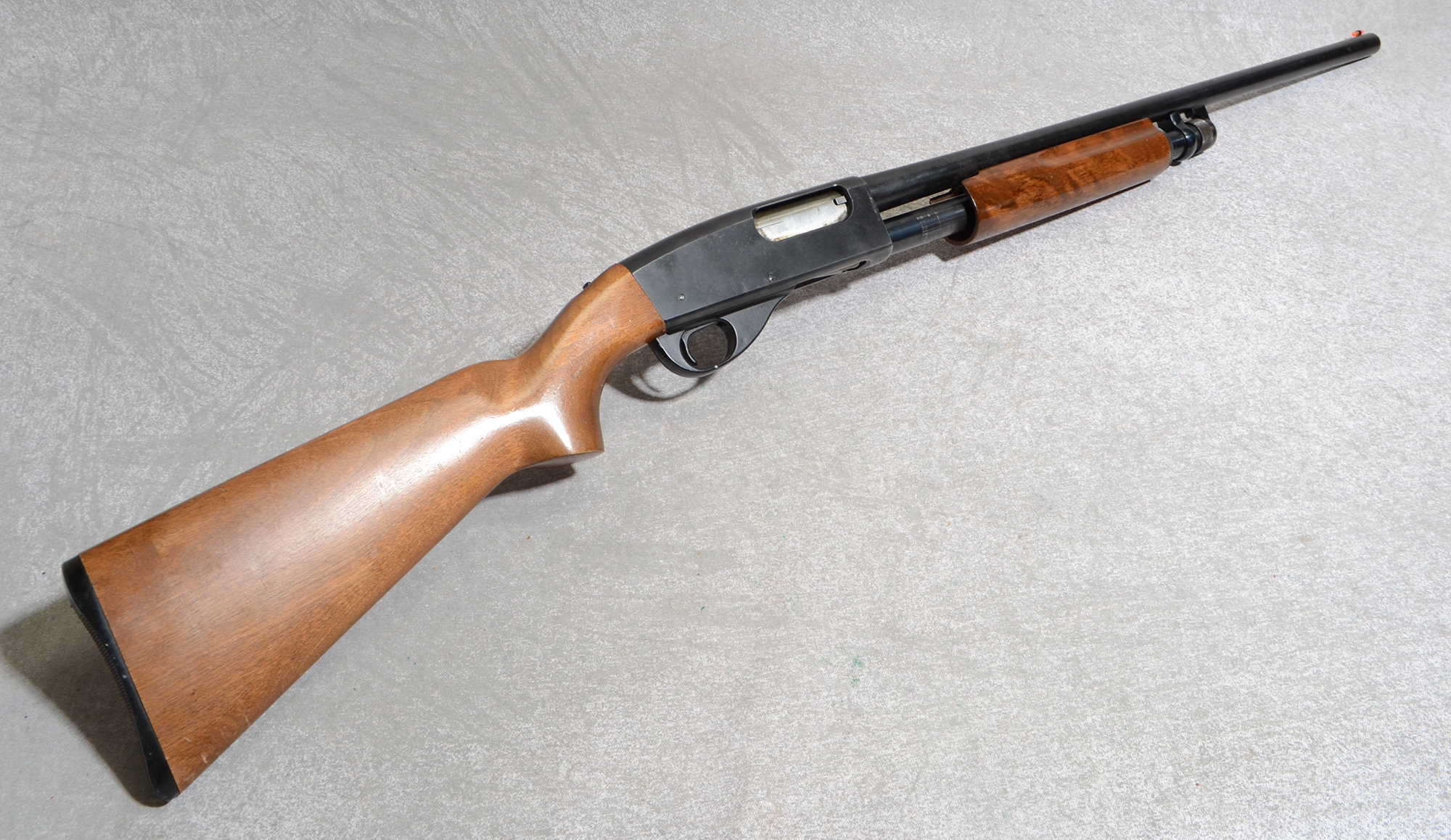 Image of Smith and Wesson 916T Shotgun, 12 Gauge, 25 inch Barrel