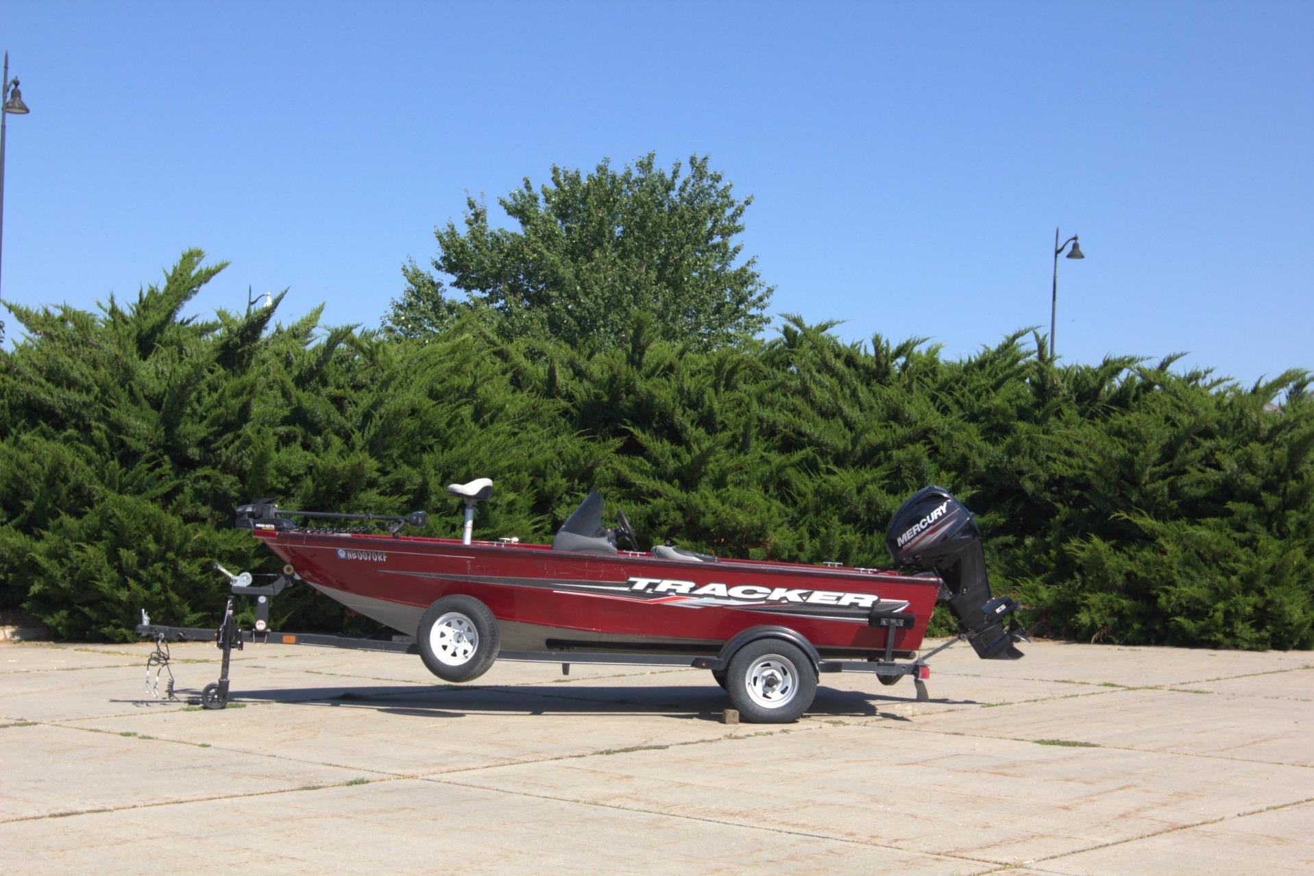 Image of Pre-Owned 2019 Tracker Super Guide V-16 SC