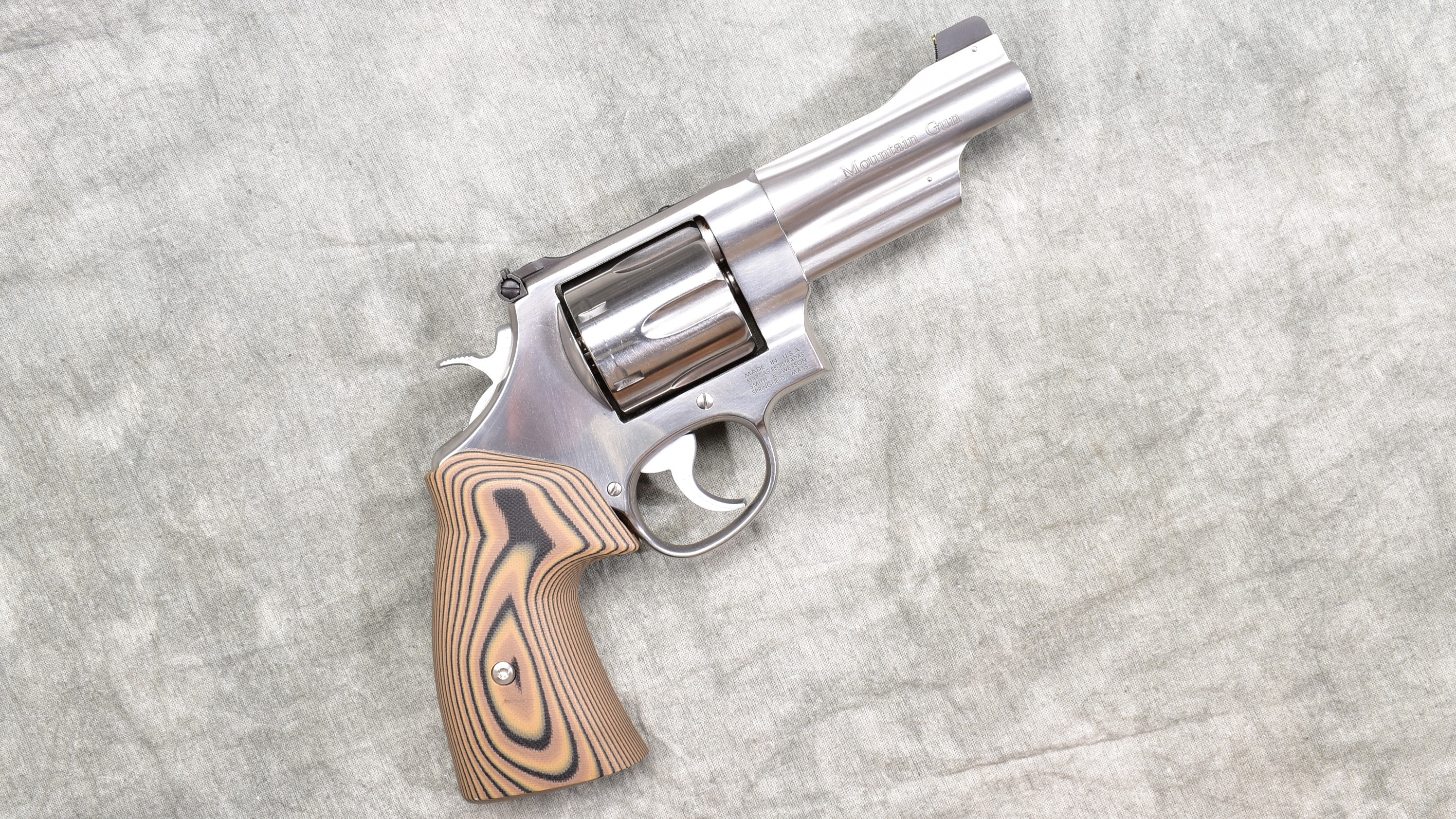 Image of Smith & Wesson ~ 629-9 ~ .44 Magnum