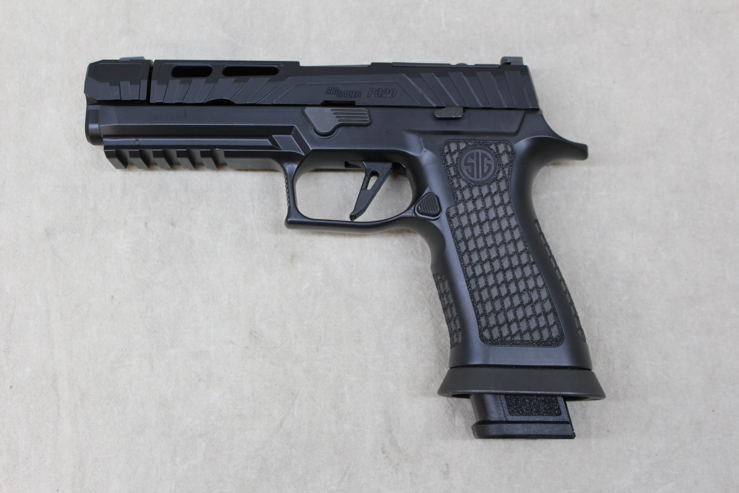 Sig Sauer P320 ~ 9mm Luger ~ - Sig Sauer