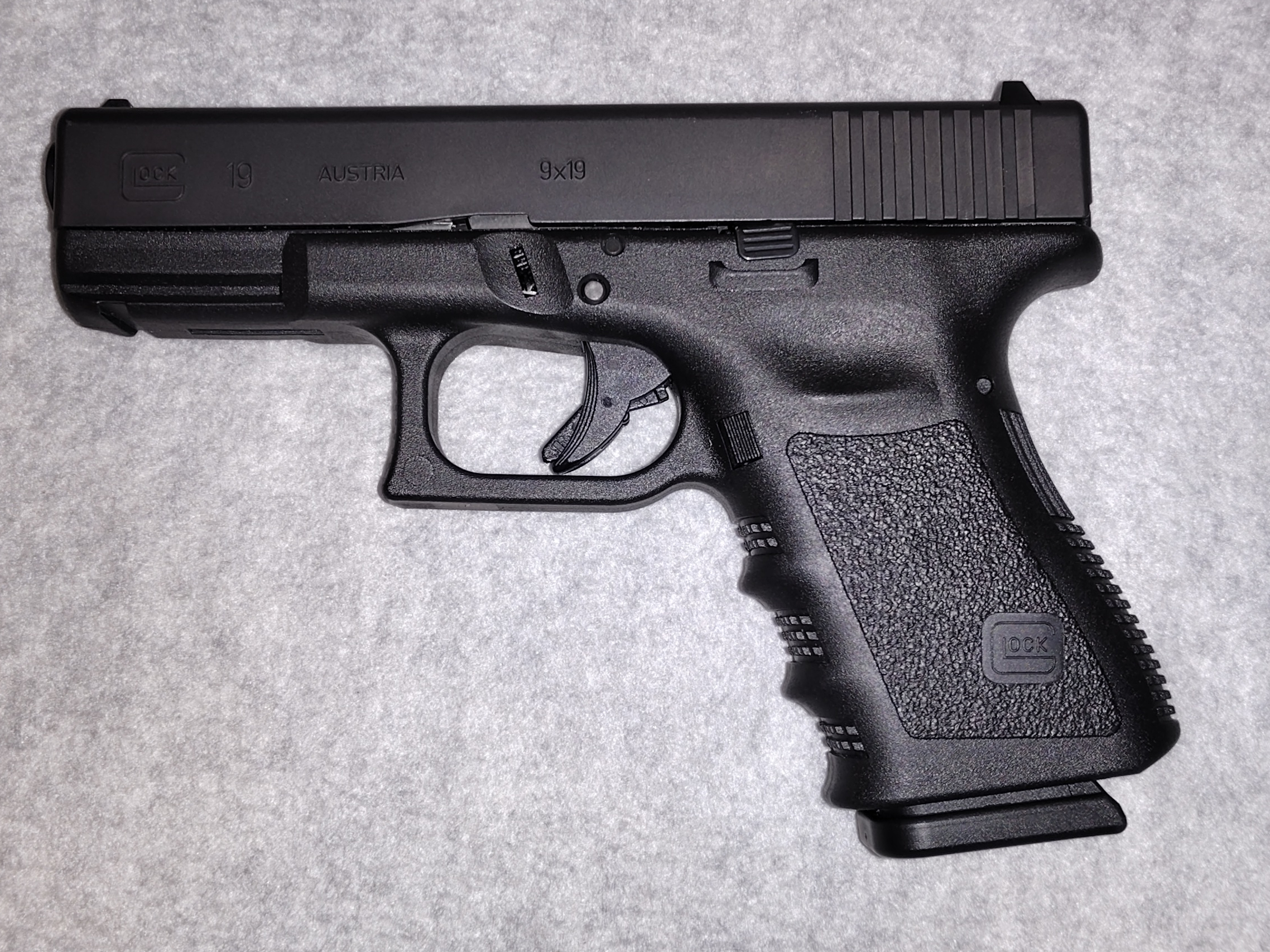 GLOCK ~ 19 ~ 9MM LUGER - Glock
