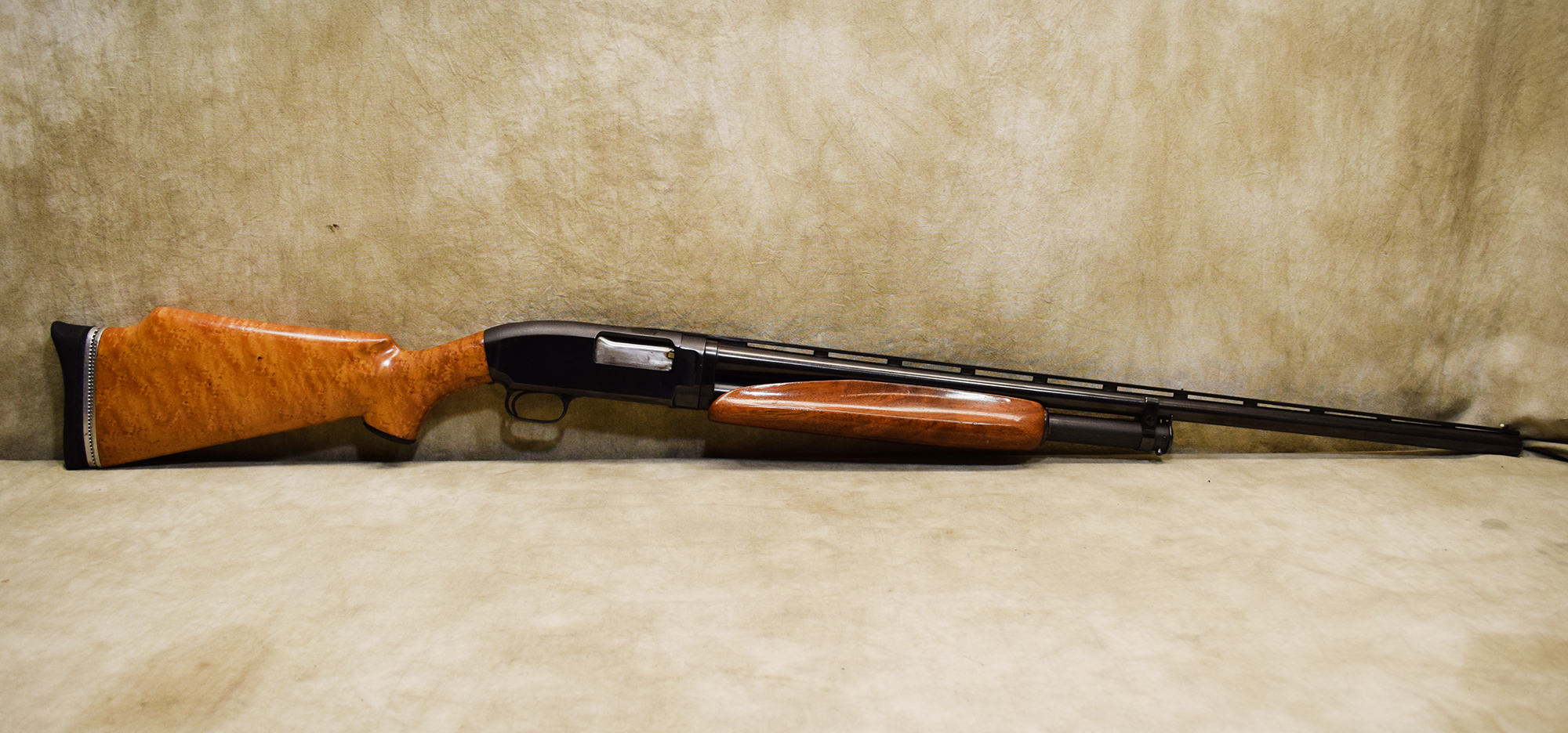 Winchester~12 (1948)~12 gauge - Winchester