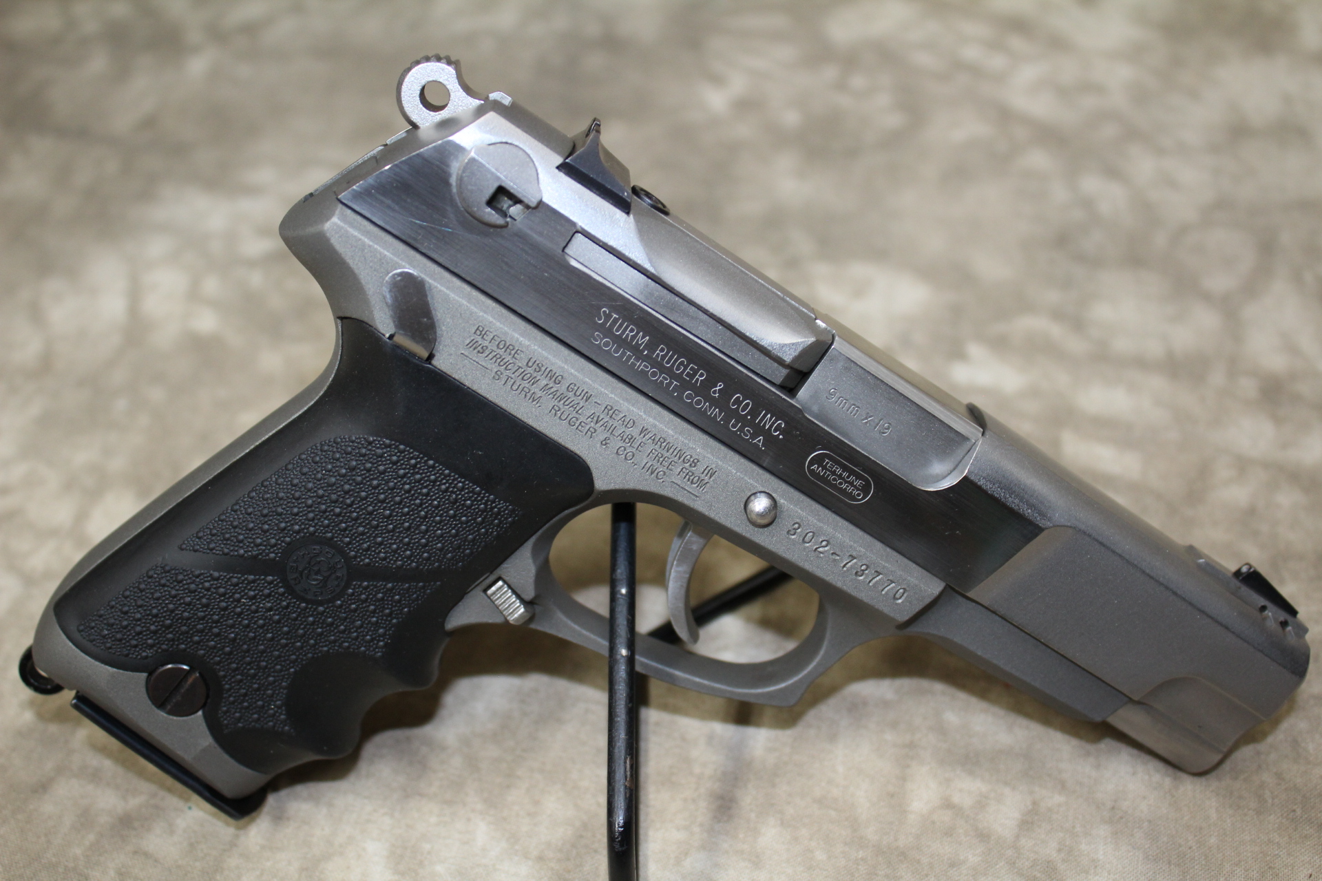 Ruger~P89DC~9mm Luger - Ruger