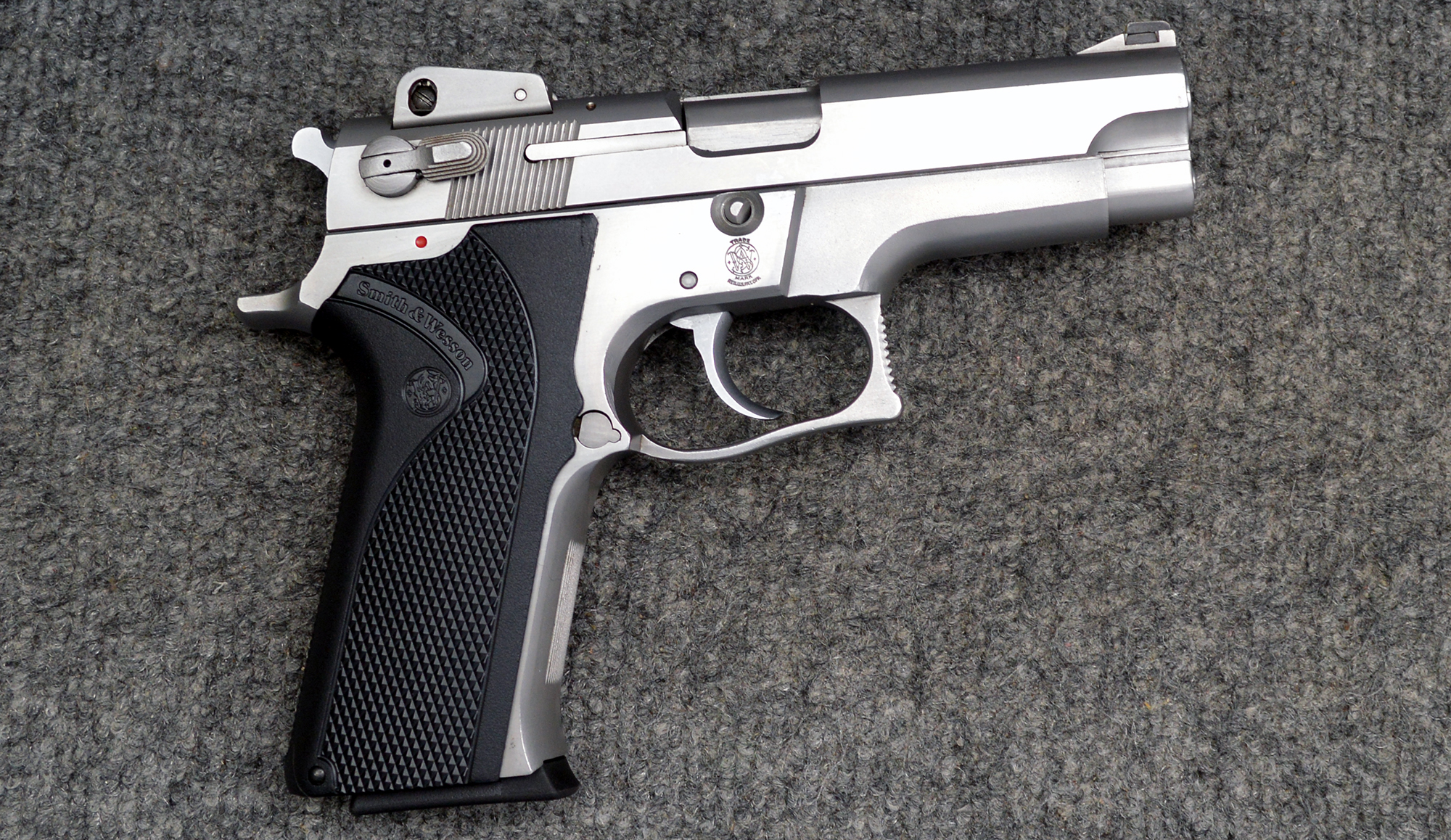 Image of S&W ~ 5906 ~ 9x19