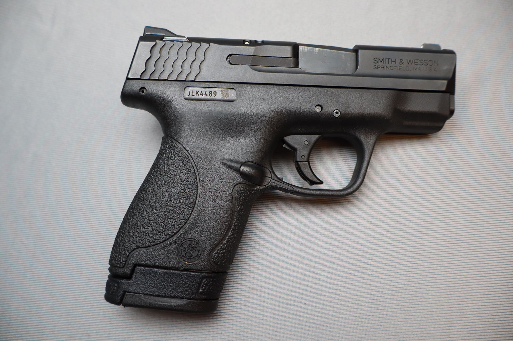Smith &Wesson ~ M&ampP 40 Shield ~ .40 S&ampW - Smith & Wesson