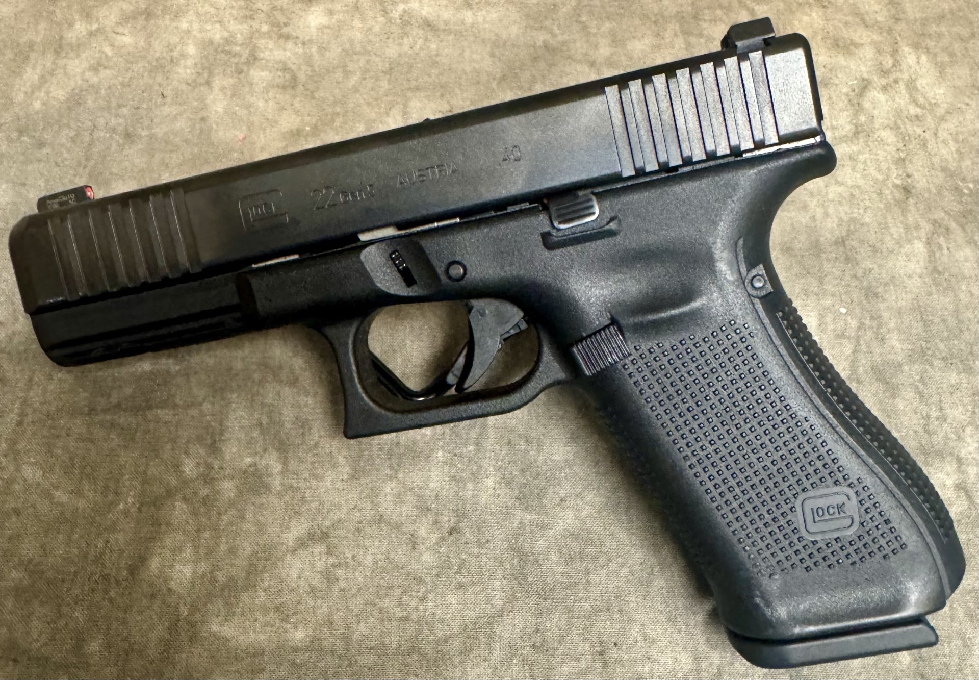 Image of Glock~22 Gen5~.40 S&W
