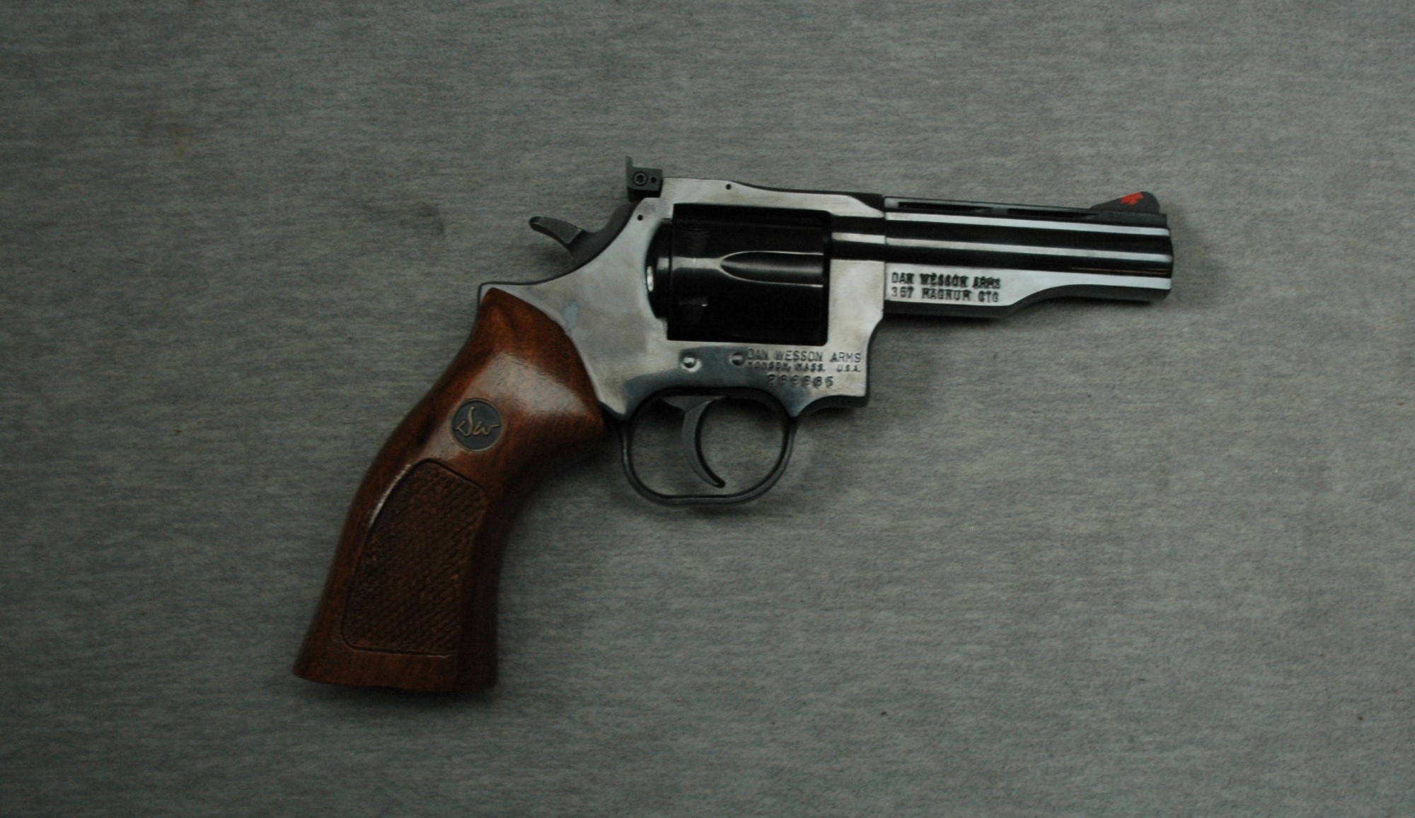 Image of Dan Wesson ~ Model 15 (4 and 6 Inch barrels) ~ .357 Magnum