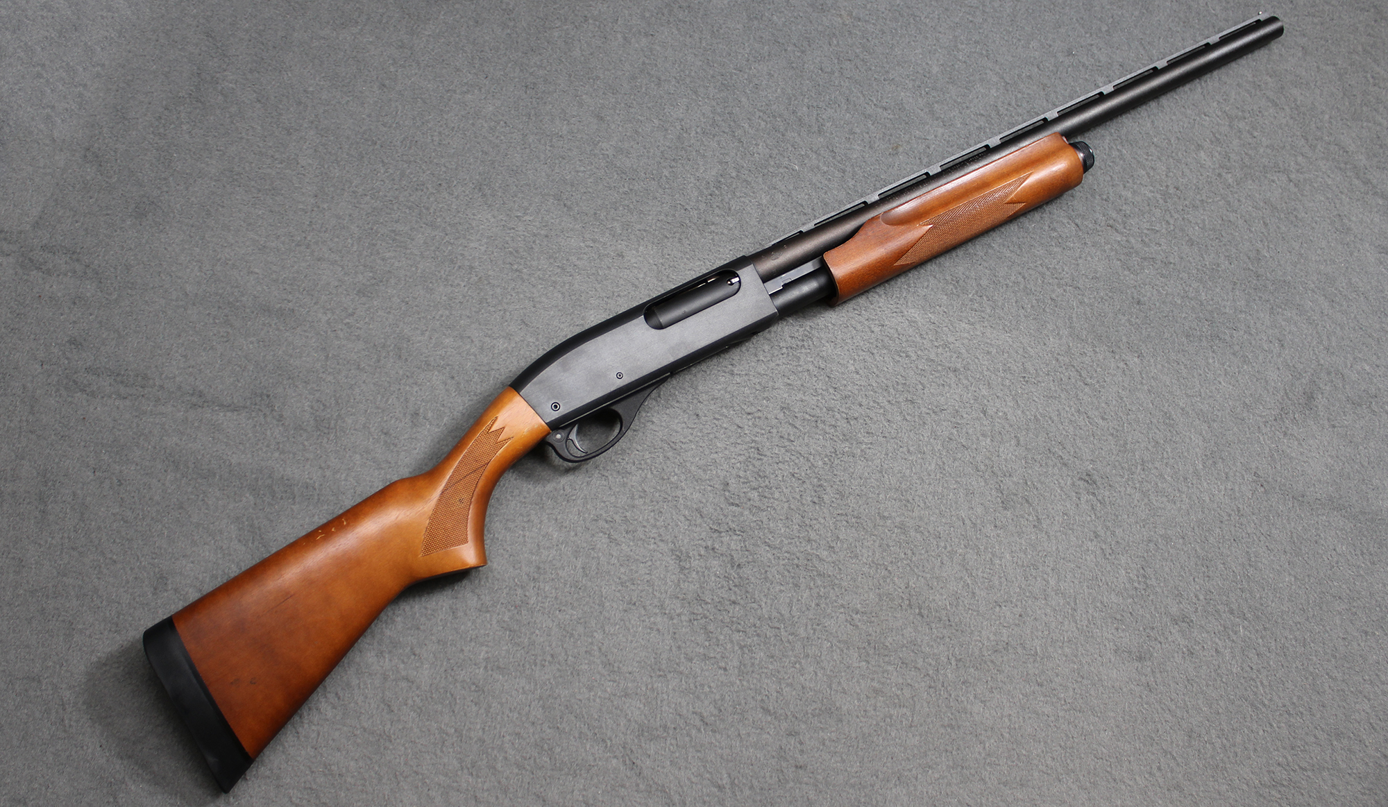 Remington ~ 870 Express Magnum ~ 20 Gauge - Remington