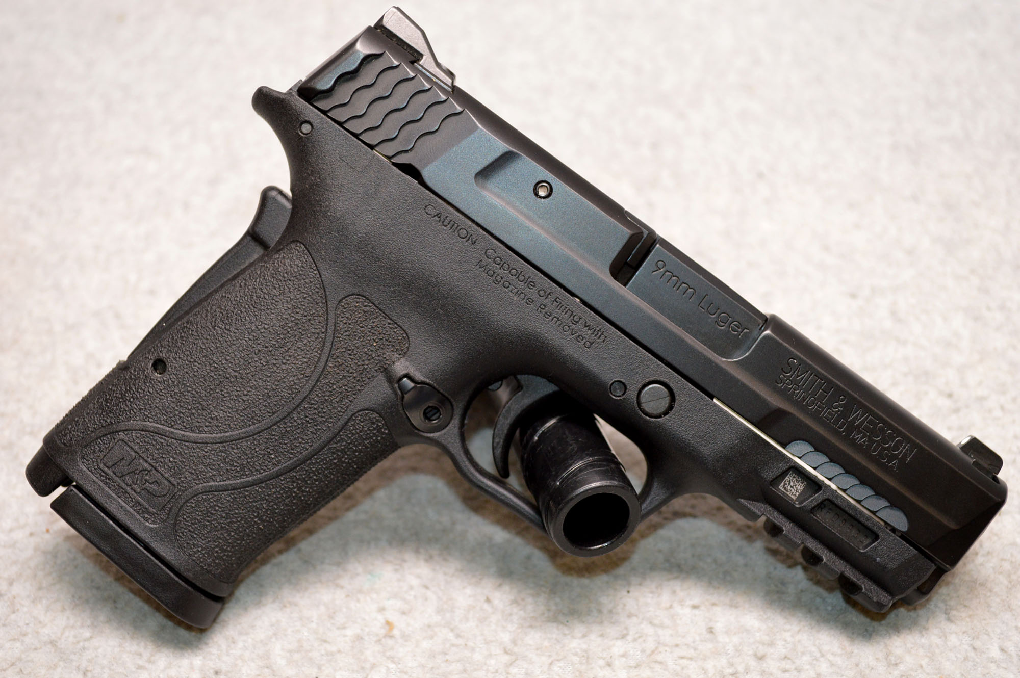 Smith &Wesson ~ M&ampP Shield EZ ~ 9mm Luger - Smith & Wesson
