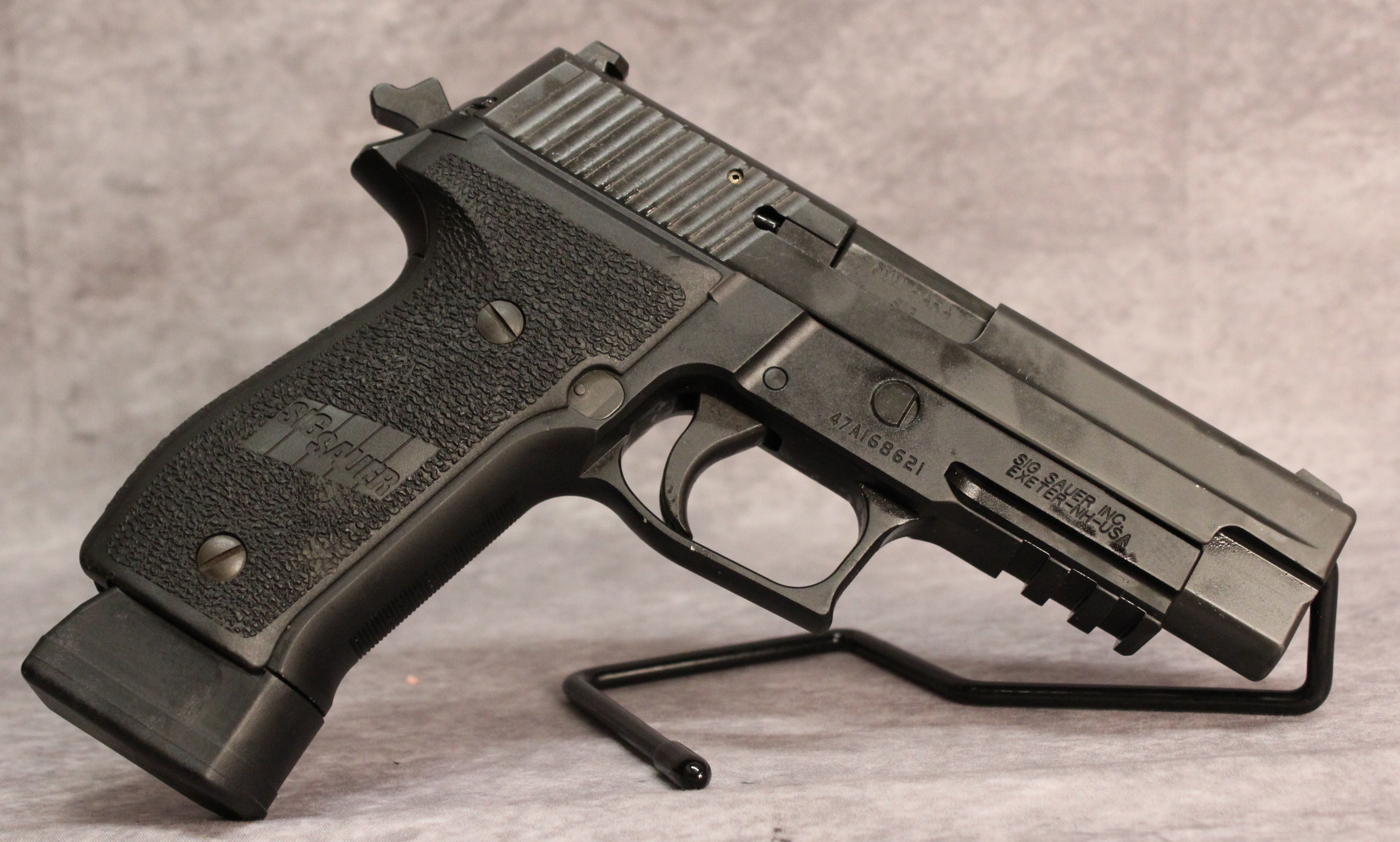 Sig Sauer ~ P226 ~ 9mm Luger - Sig Sauer