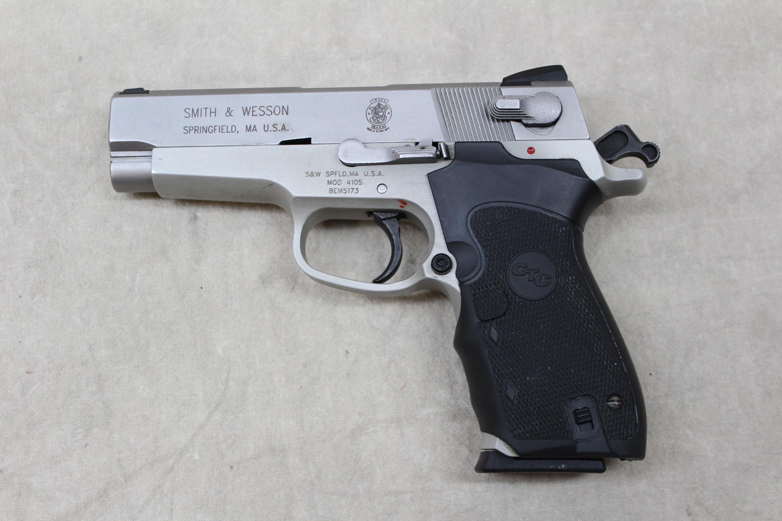Image of Smith & Wesson 410S ~ .40 S&W ~