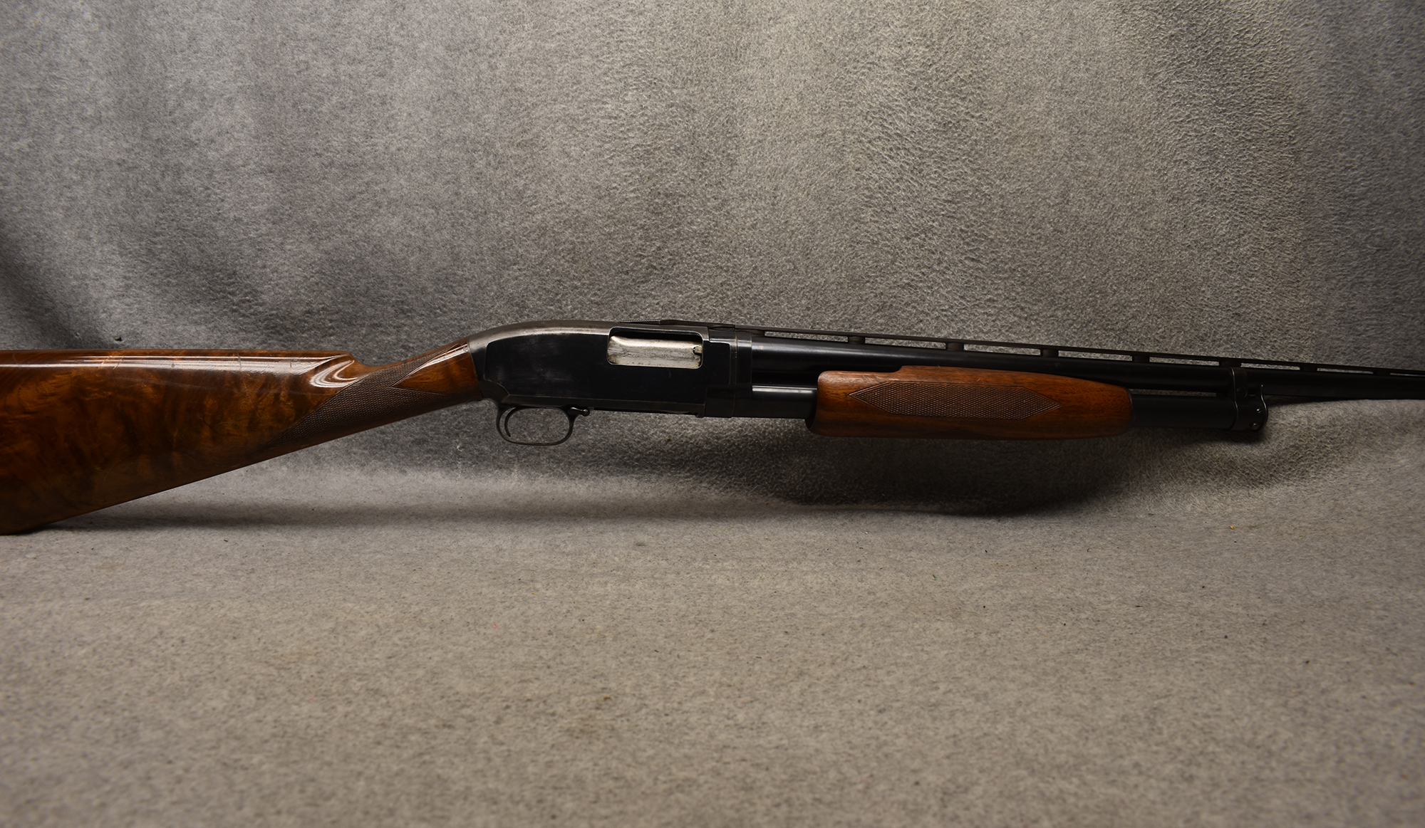 Winchester ~ Model 12 ~ 12 Gauge - Winchester