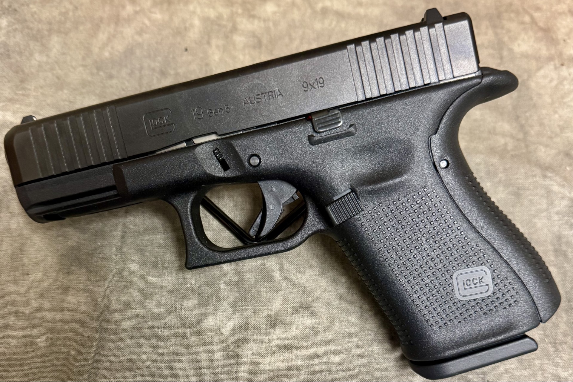 Glock~19 Gen5~9mm - Glock