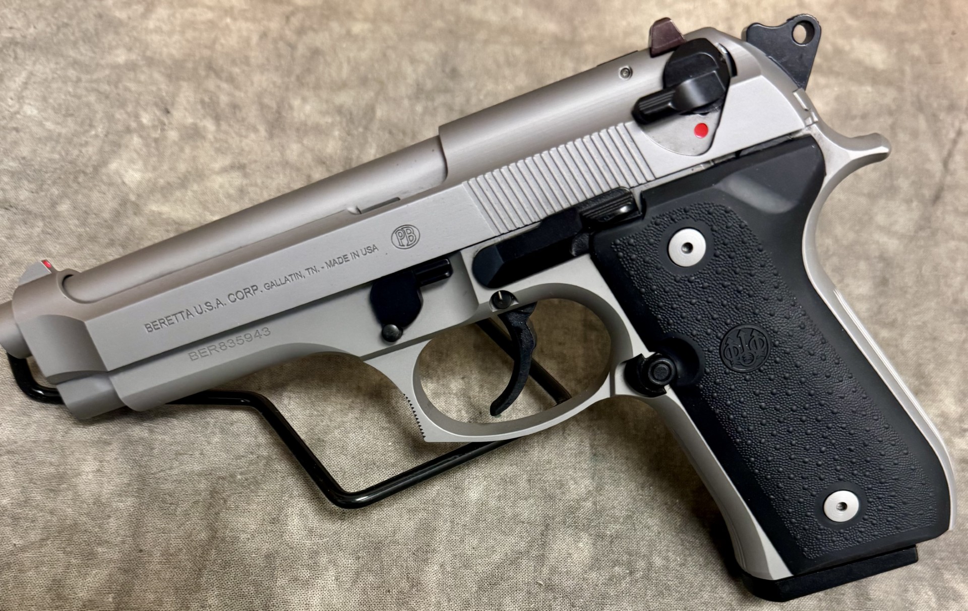 Beretta~92 FS INOX~9mm - Beretta