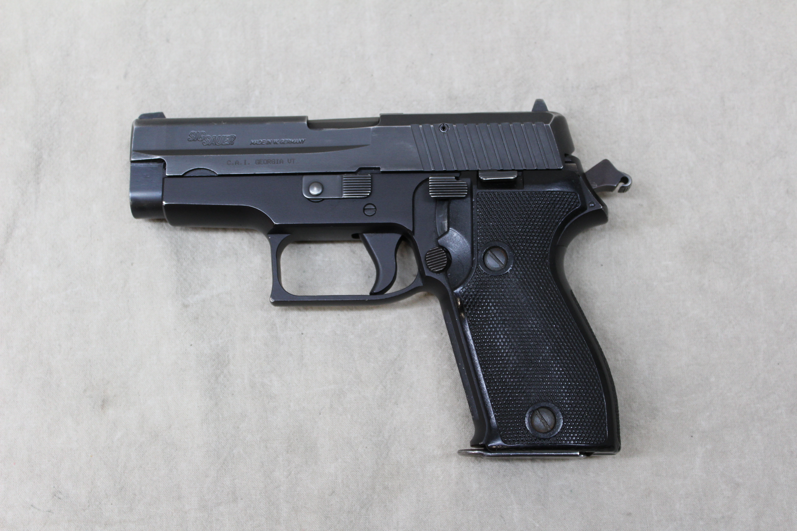 Image of SIG Sauer P6 ~ 9mm Luger ~