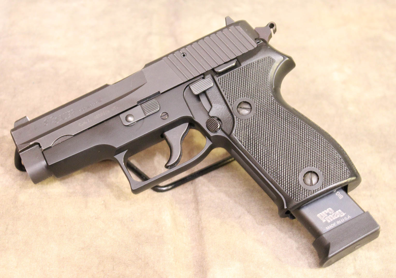 Sig Sauer ~ P6 ~ 9mm - Sig Sauer