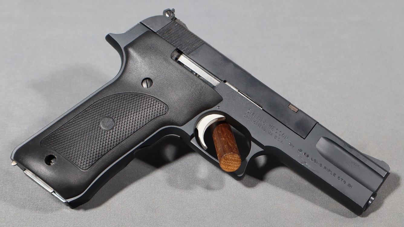 Smith &Wesson~422~.22 Long Rifle - Smith & Wesson