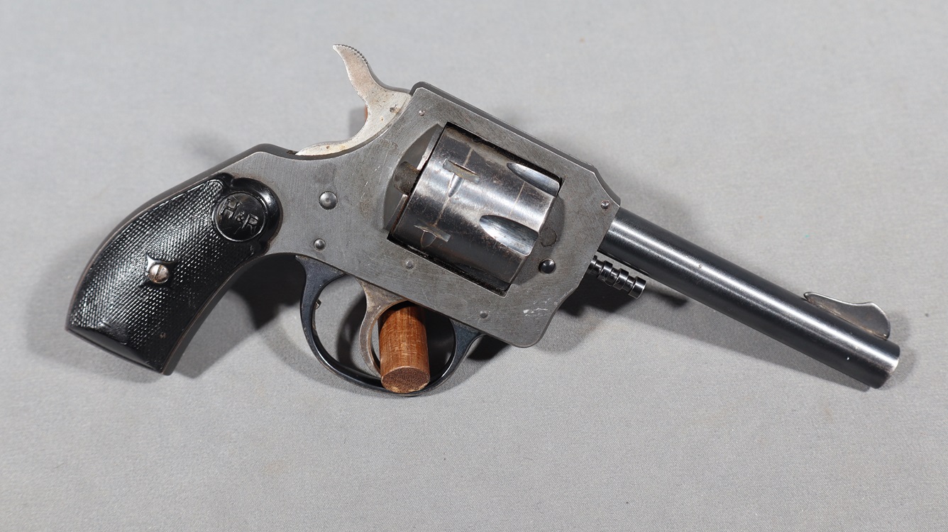Image of H&R~622~.22 Long Rifle
