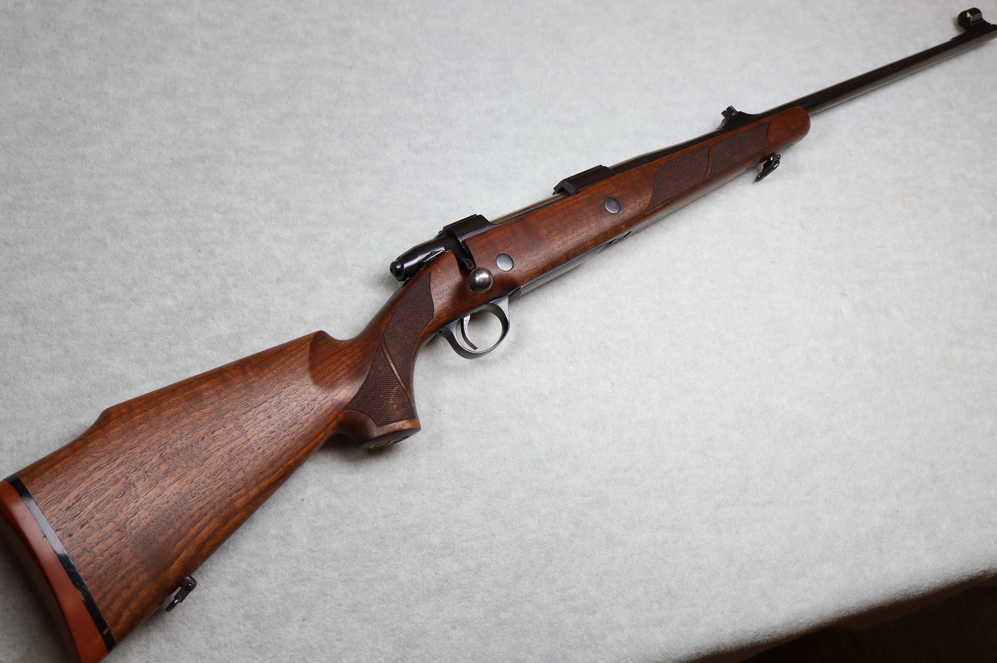 Image of Sako ~ Model V Deluxe ~ .338 WIN MAG