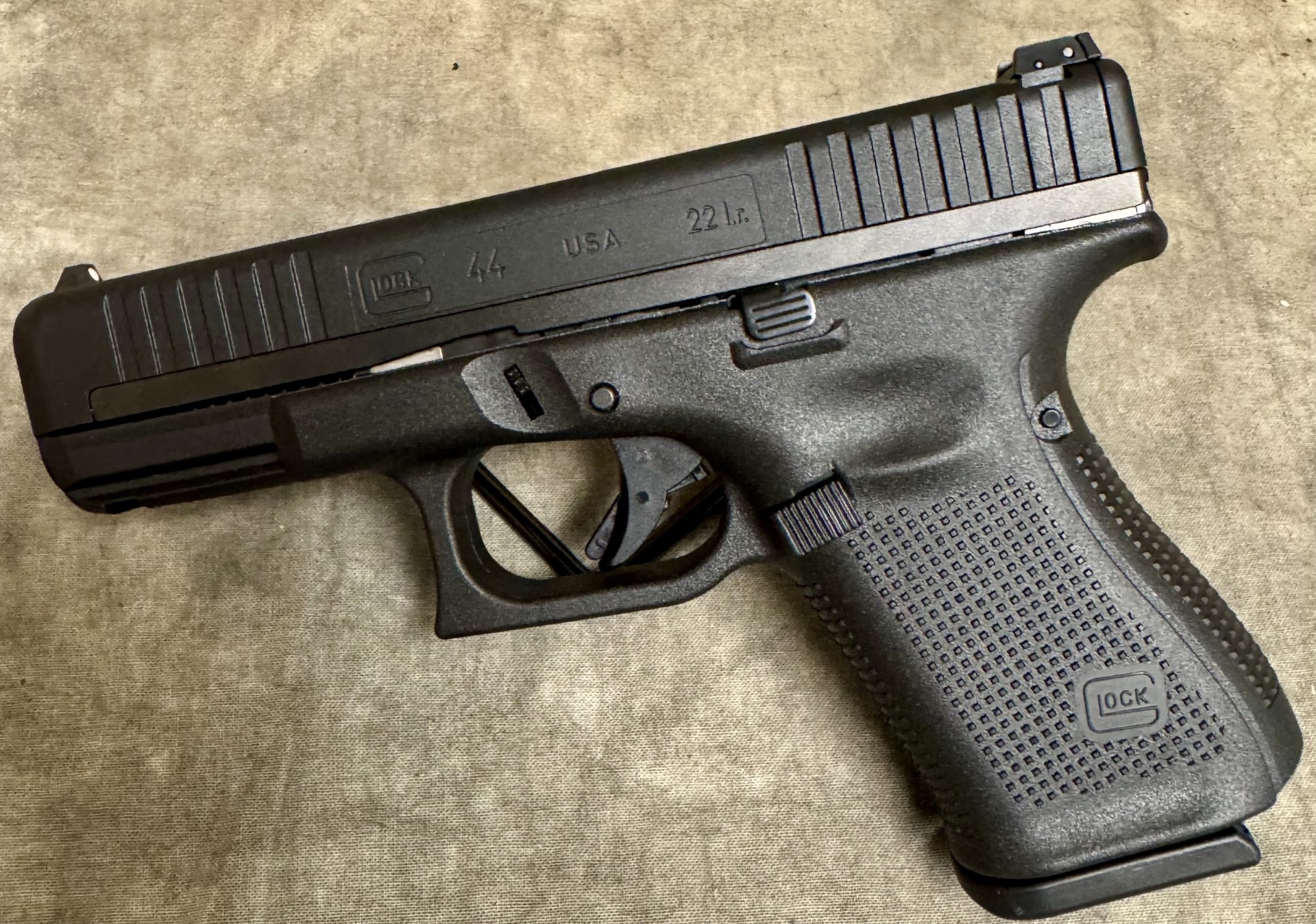 Glock~44~.22 LR - Glock