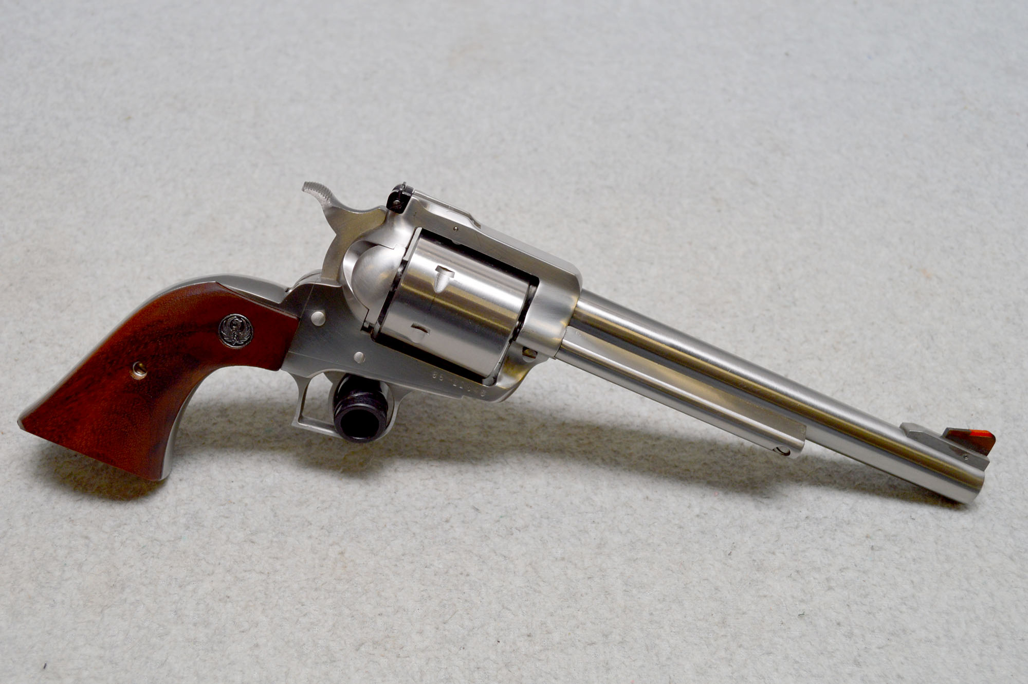 Ruger ~ New Model Super Blackhawk ~ .44 Magnum - Ruger